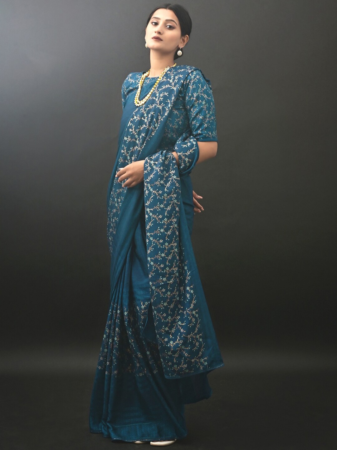 

Satrani Blue Floral Printed Pure Chiffon Saree