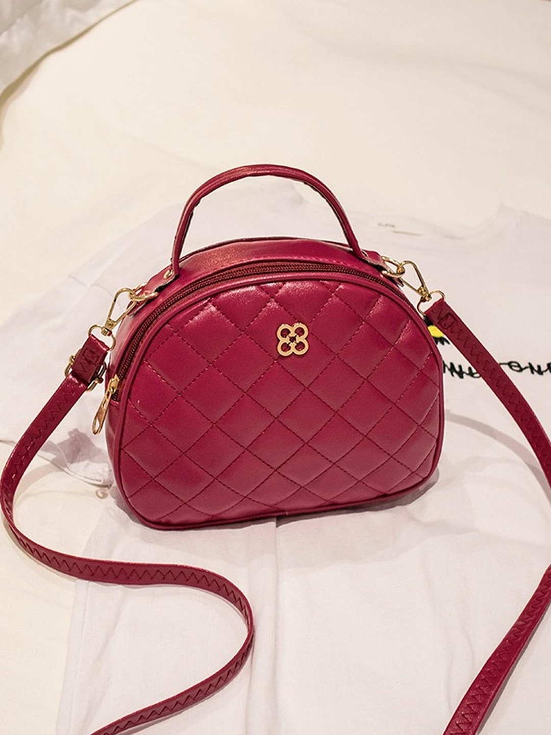 

Diva Dale Textured Structured Sling Bag With Quilted, Red