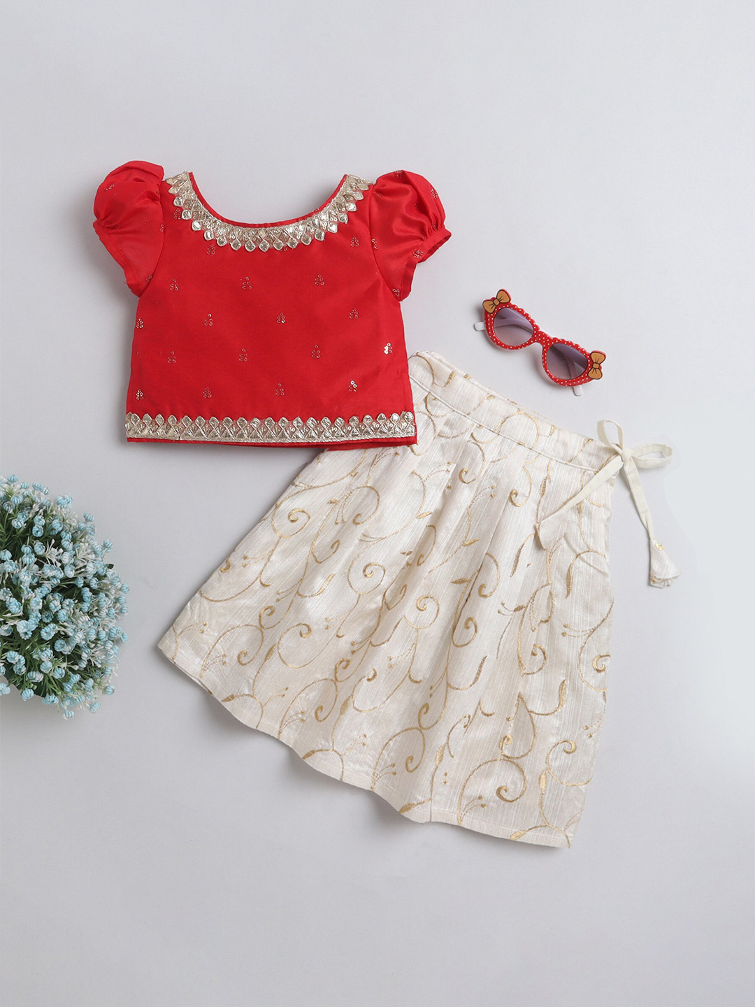 

MANY FROCKS & Girls Embroidered Lehenga With Blouse, Cream