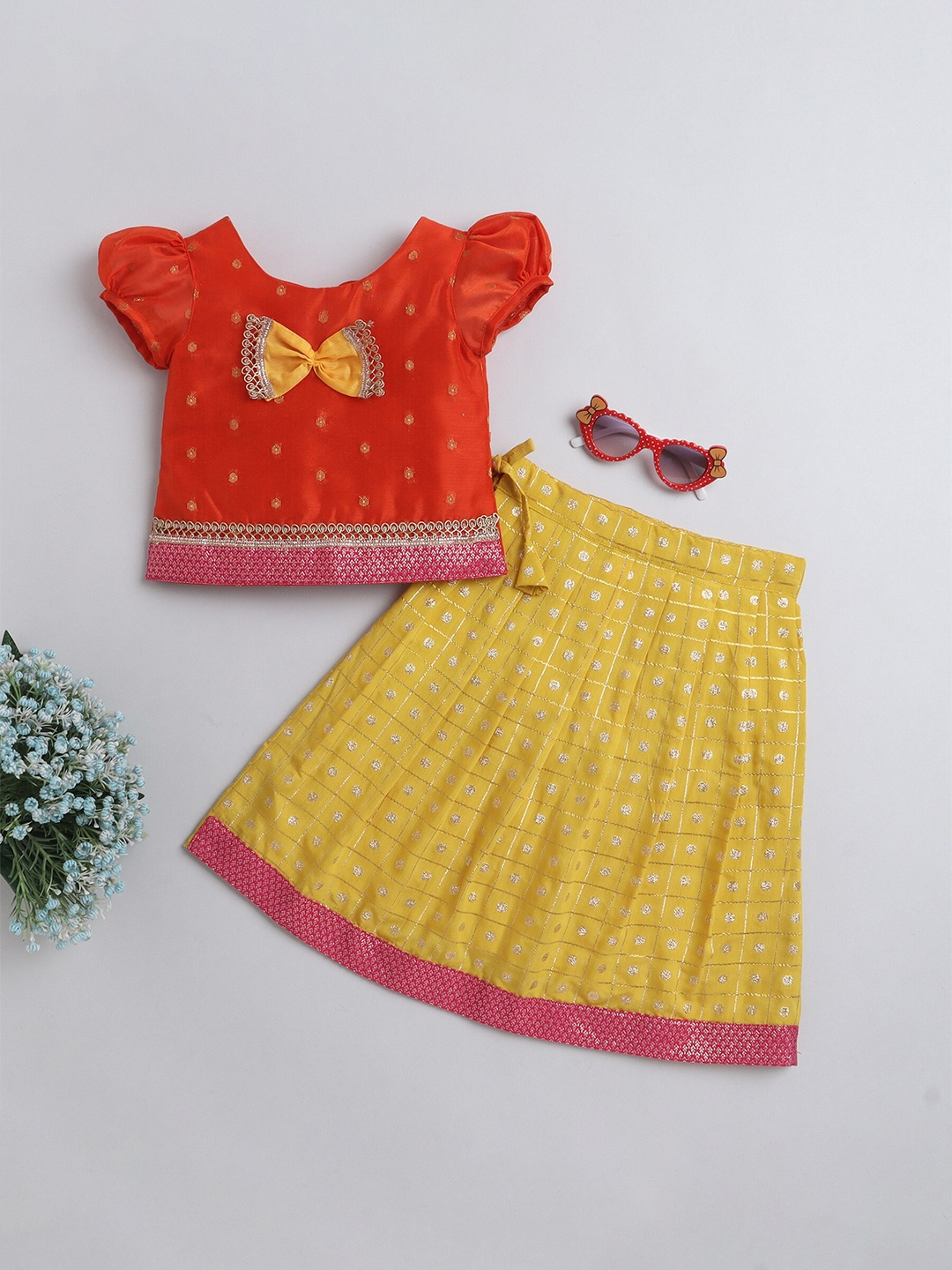

MANY FROCKS & Girls Foil Printed Lehenga With Blouse, Yellow