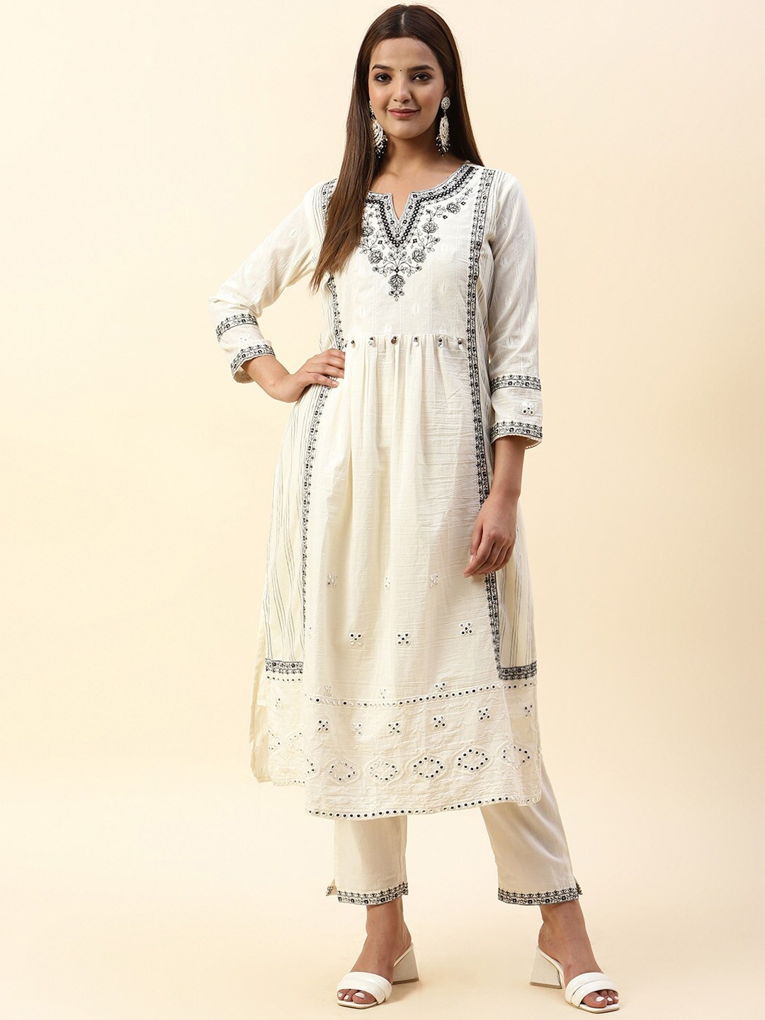 

Meena Bazaar Floral Embroidered Kurta With Trousers, Cream