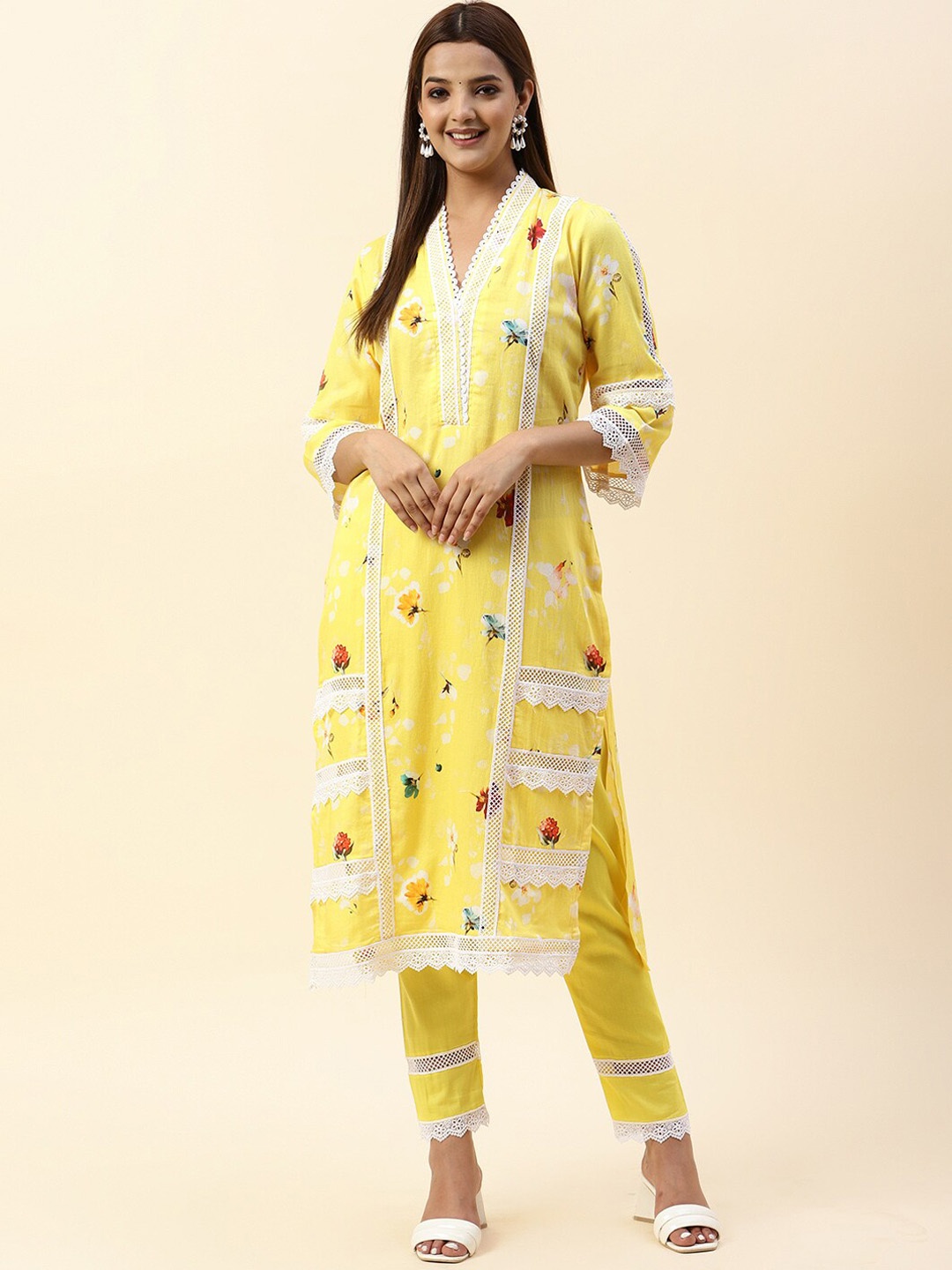 

Meena Bazaar Floral Printed Kurta With Trousers, Yellow