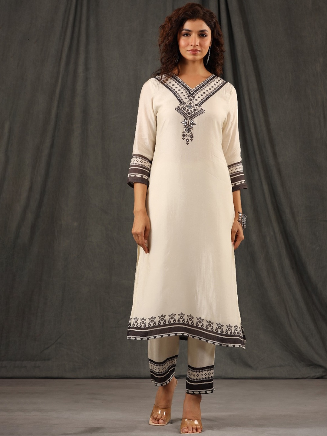 

Meena Bazaar Ethnic Motifs Yoke Design Printed Kurta With Trousers, Cream