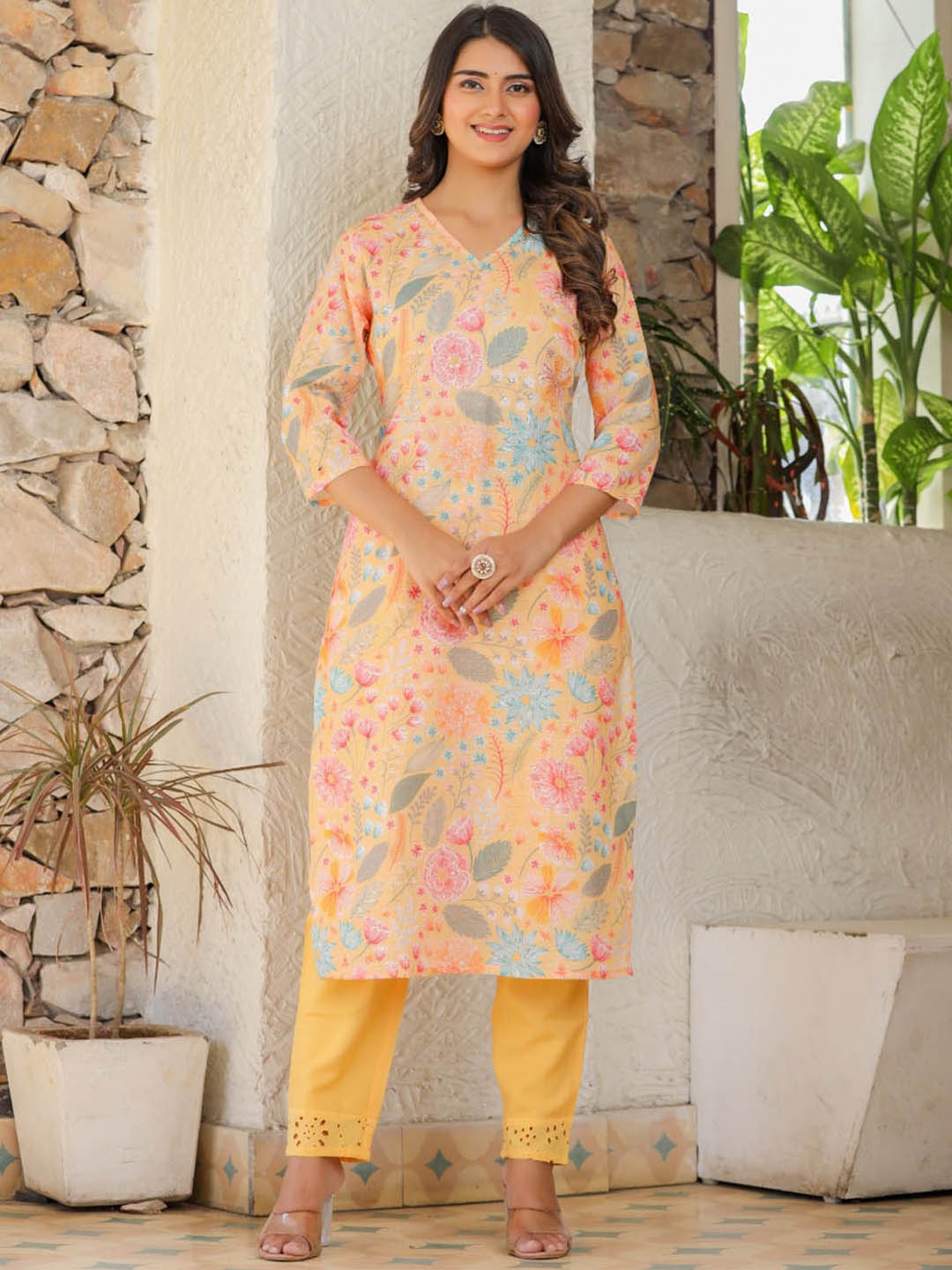 

Meena Bazaar Floral Printed Sequinned Kurta with Trousers, Orange