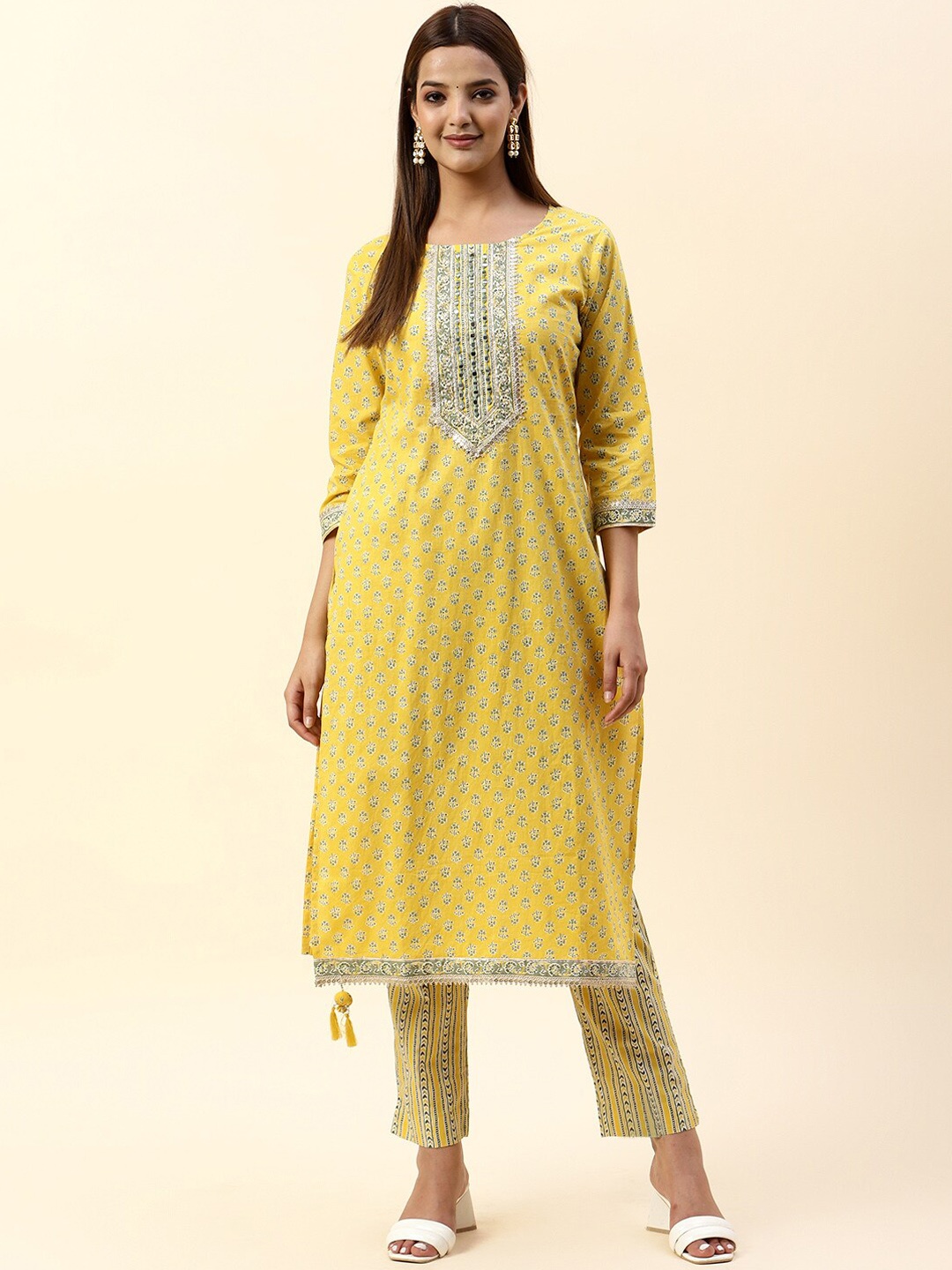 

Meena Bazaar Floral Printed Kurta With Trousers, Yellow