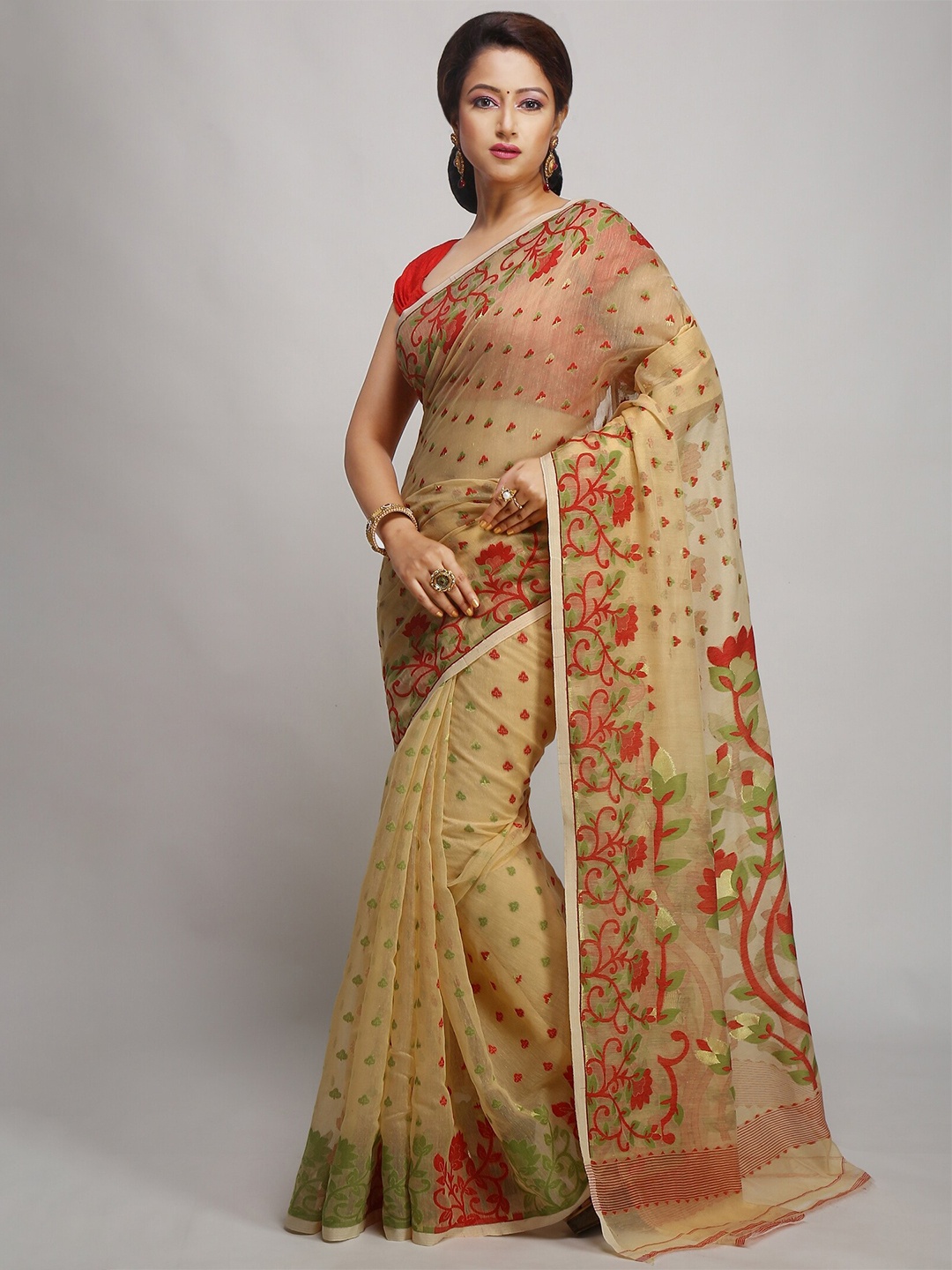 

WoodenTant Floral Woven Design Zari Silk Cotton Jamdani Saree, Cream