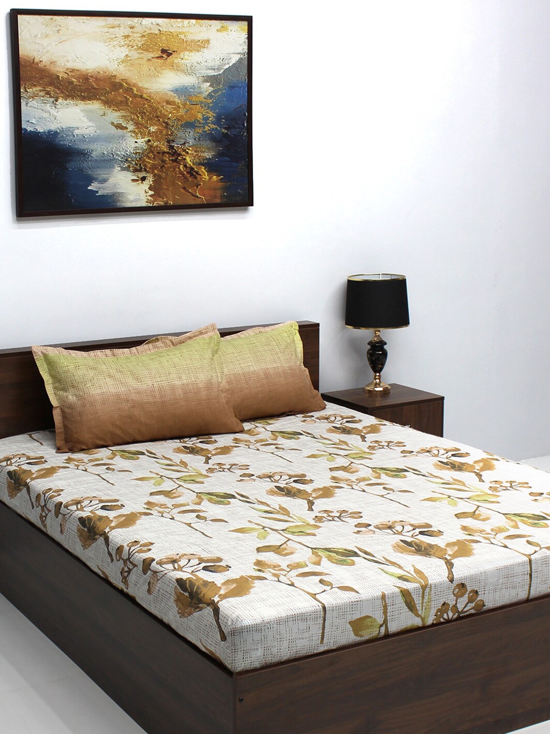 

BOMBAY DYEING White & Brown Floral 140 TC King Bedsheet With 2 Pillow Covers