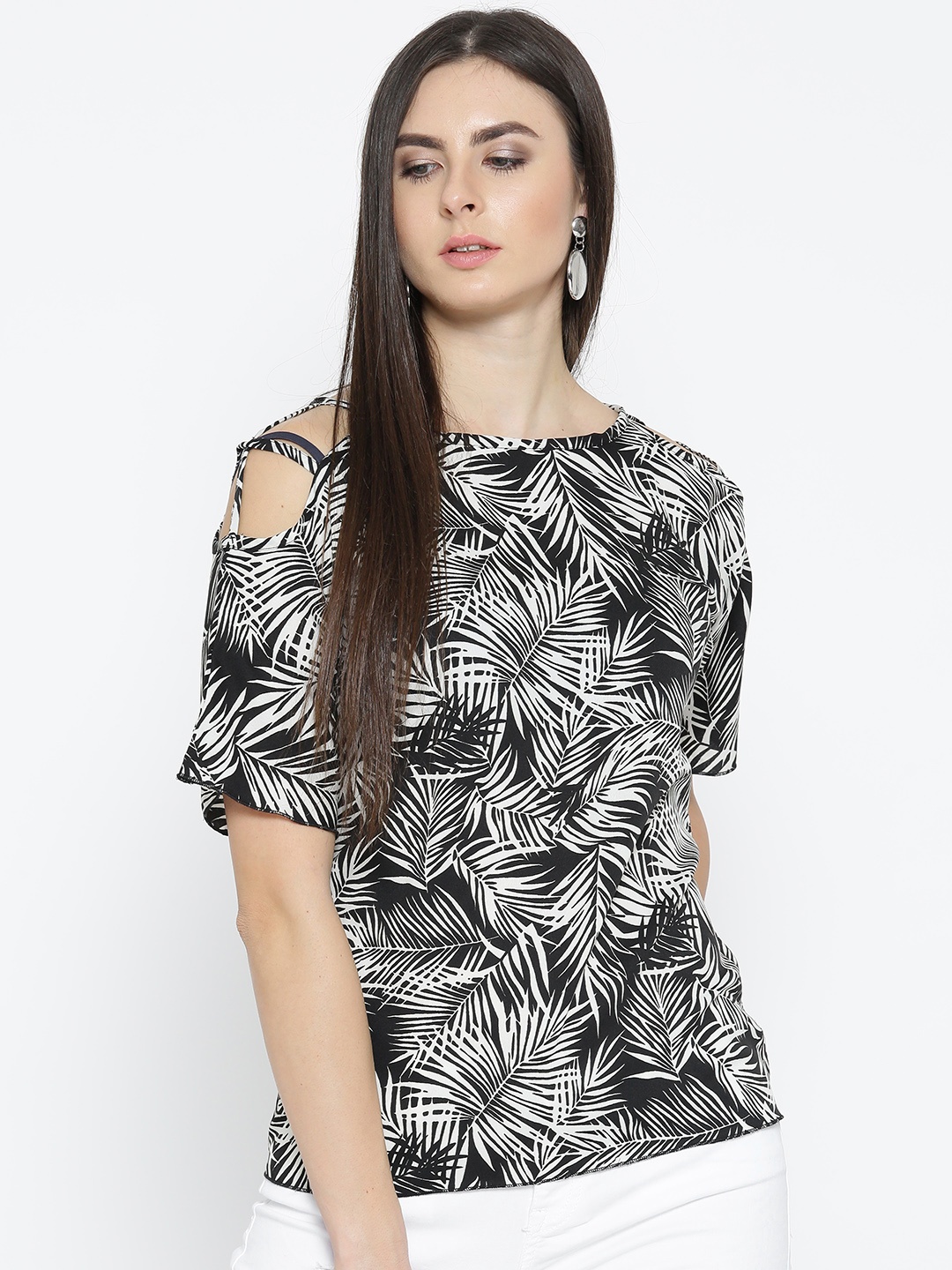 

Style Quotient Women Black & White Tropical Print Top