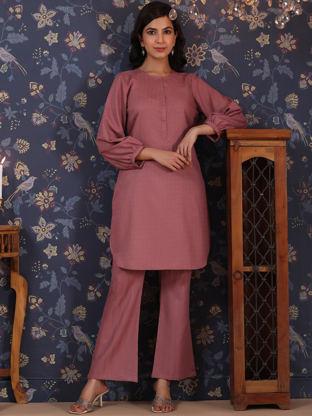 

House of Pataudi Ethnic Motifs Woven Design Kurta With Trousers, Mauve