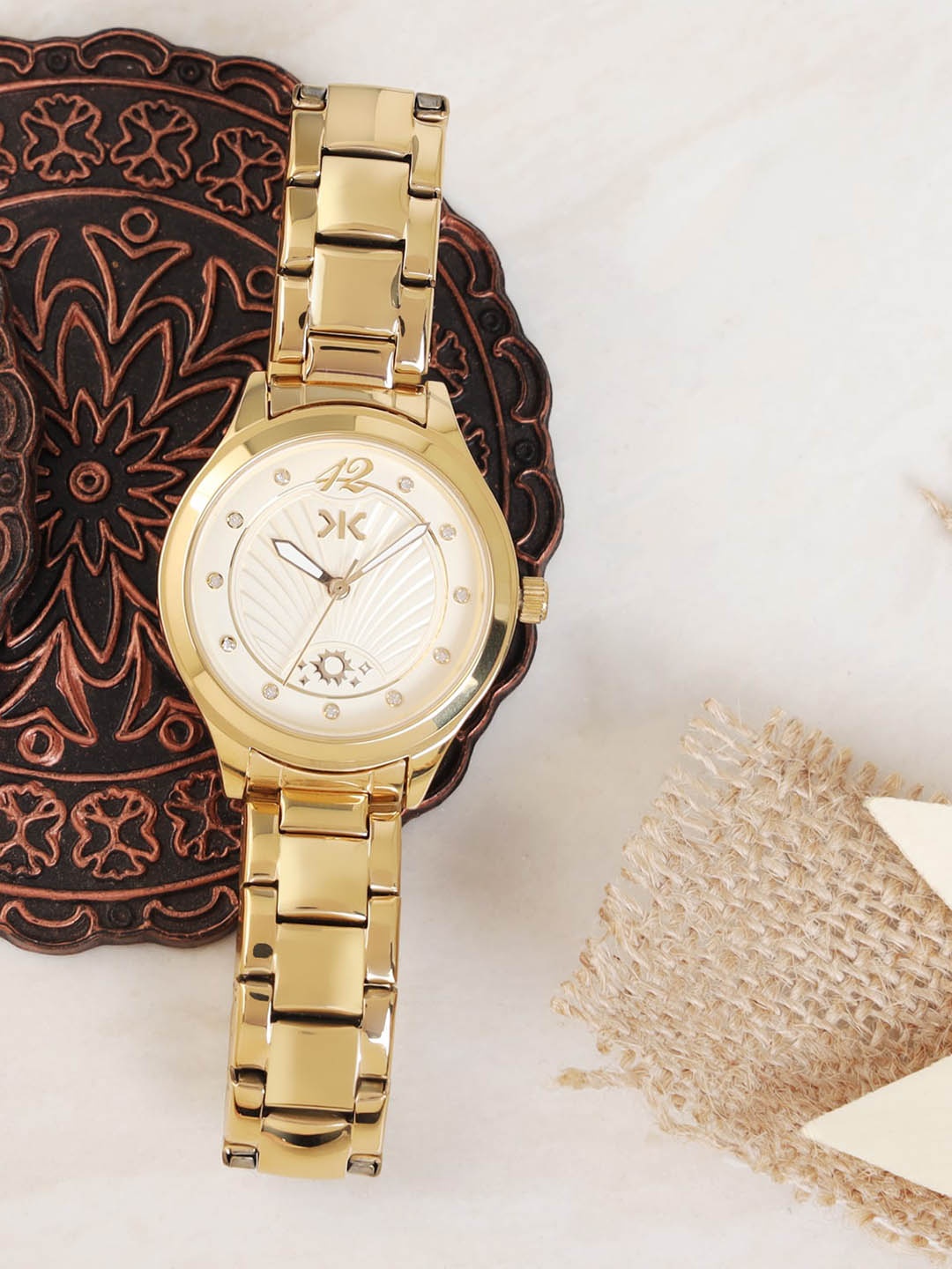 

Killer Women Brass Dial & Stainless Steel Bracelet Style Straps Analogue Watch KLFO53C, Off white