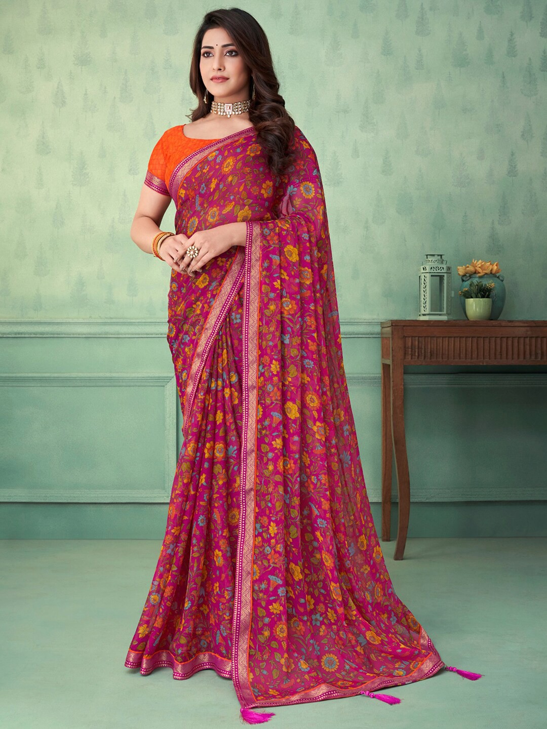 

Kasak Floral Printed Zari Pure Chiffon Saree, Red