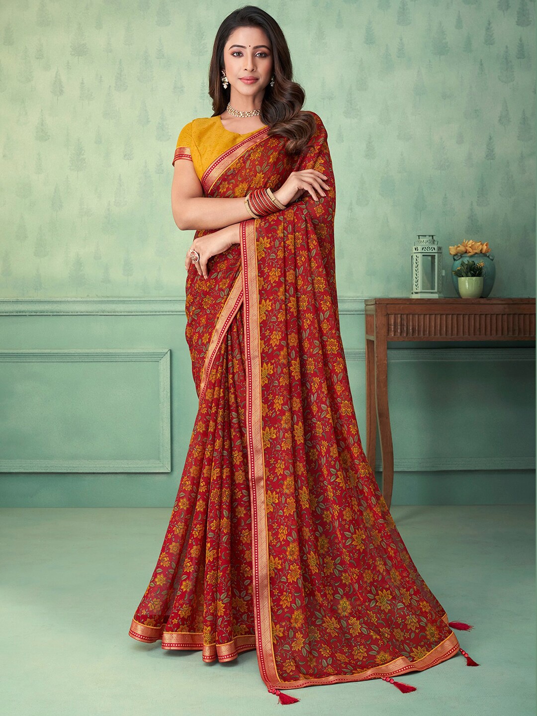 

Kasak Floral Printed Zari Pure Chiffon Saree, Red