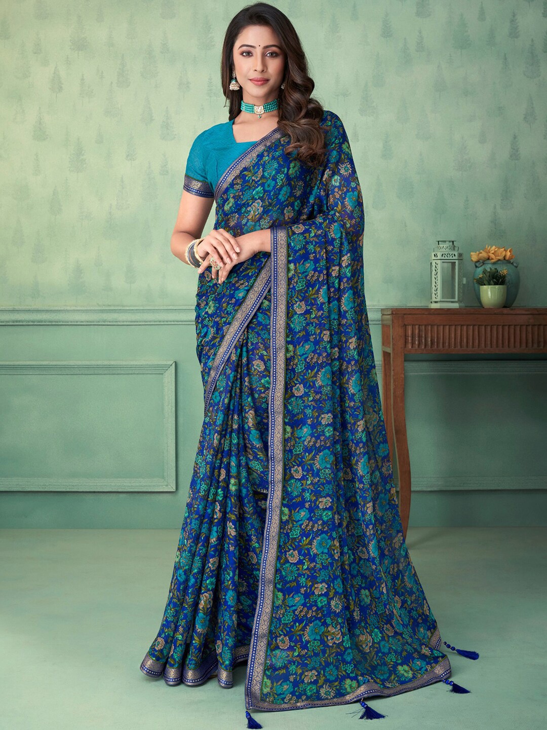 

Kasak Floral Printed Zari Pure Chiffon Saree, Blue