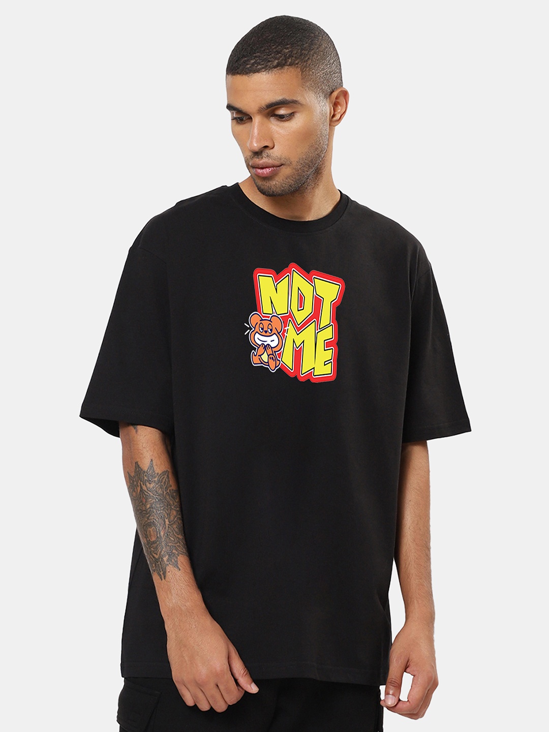 

Mad Over Print Typography Printed Drop-Shoulder Sleeves Cotton Loose T-shirt, Black