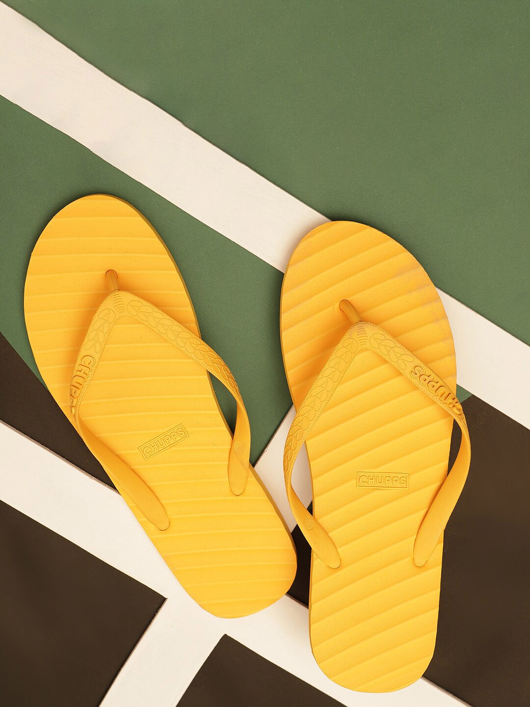 

CHUPPS Men Monocrome Gold Fusion Flip Flops, Yellow