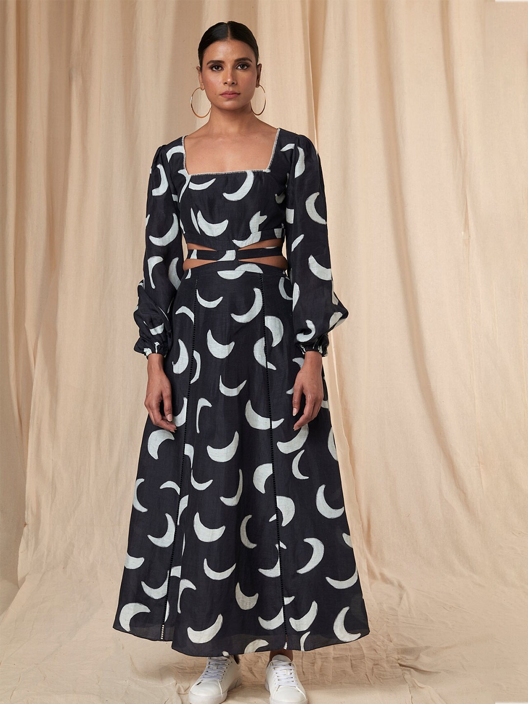 

Masaba Mooncrest Printed Puff Sleeves Cut-Out Linen A-Line Maxi Dress, Black