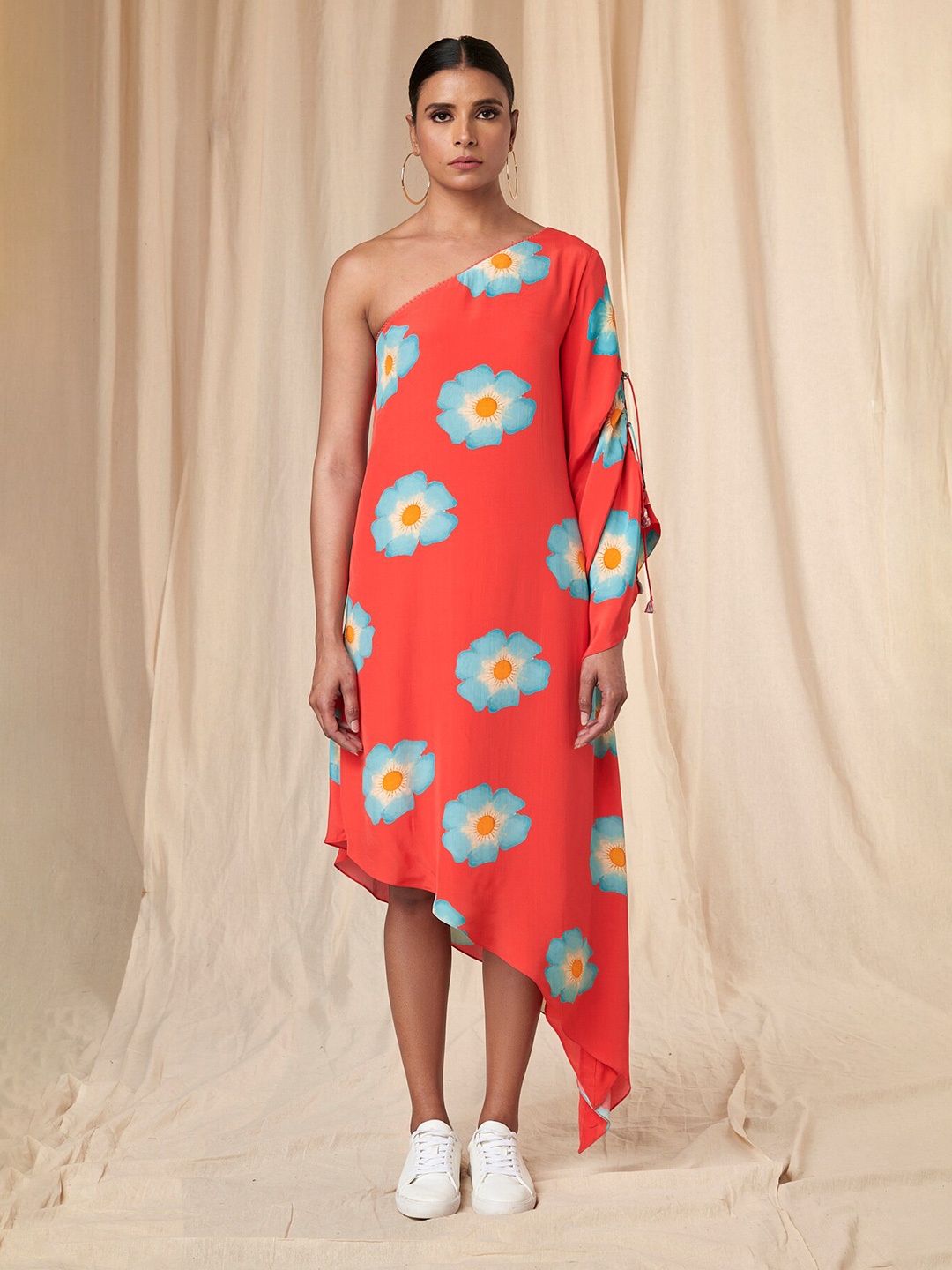 

Masaba Floral Printed Tanya 2.0 Crazy-Daizy One shoulder Dress, Red