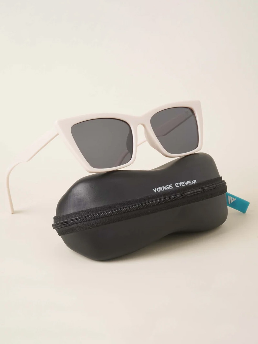

Voyage Lens & Cateye Sunglasses With UV Protected Lens 2048MG3991, Black