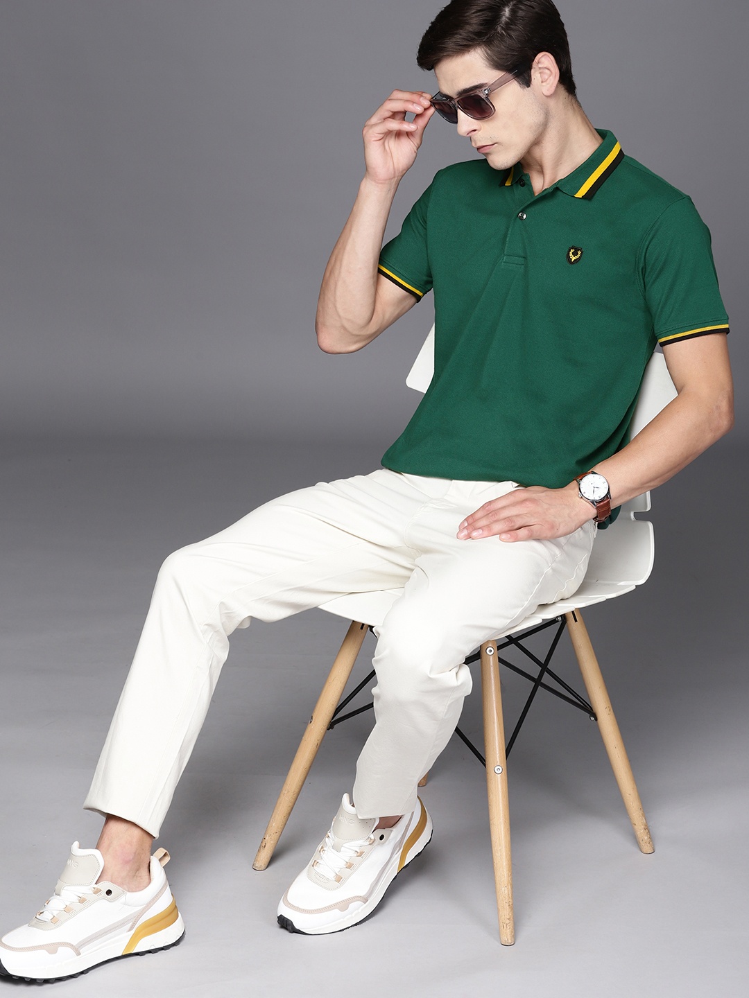 

Allen Solly Solid Polo Collar T-Shirt, Green