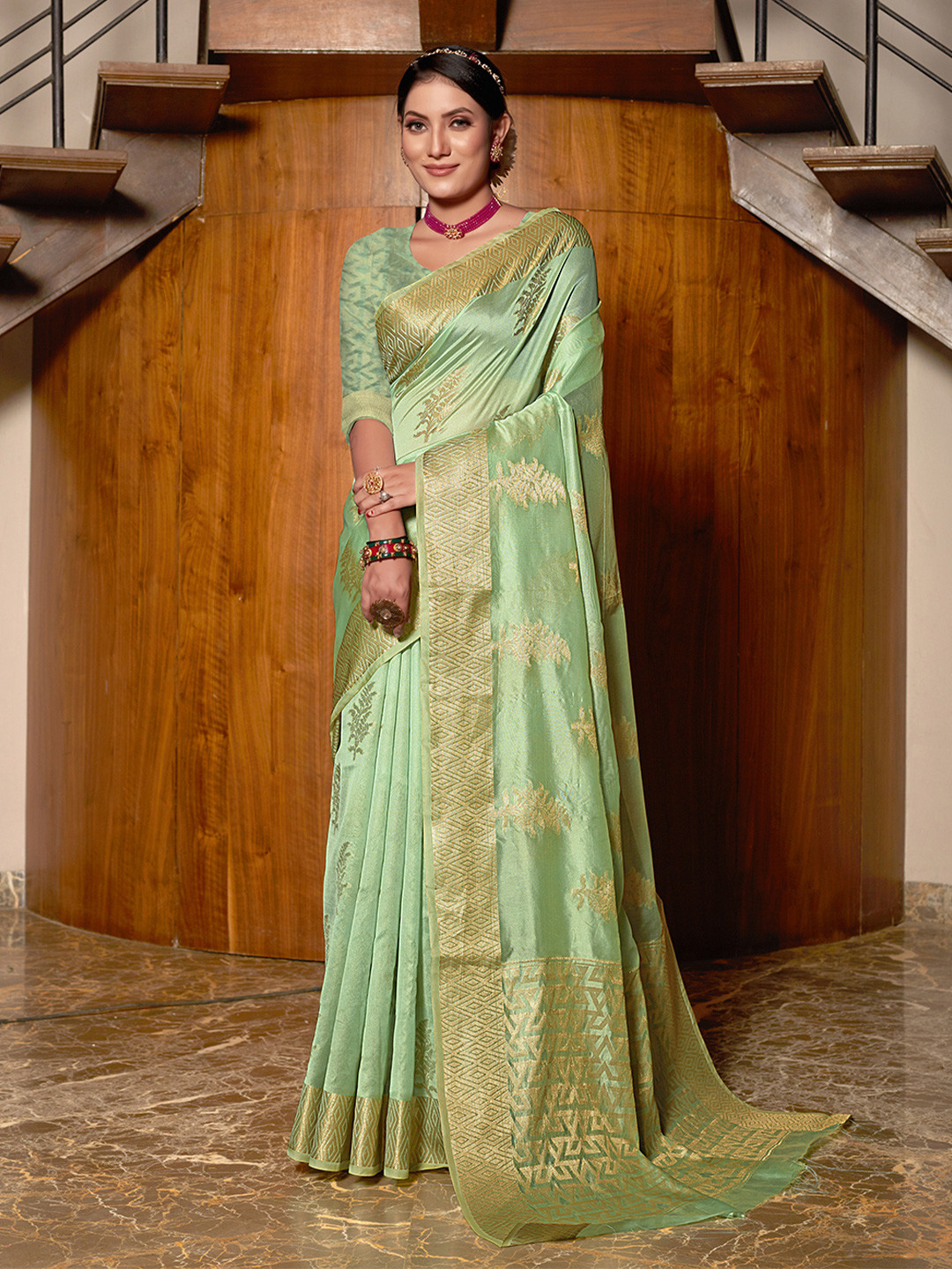 

Pisara Ethnic Motifs Woven Design Zari Organza Saree, Green