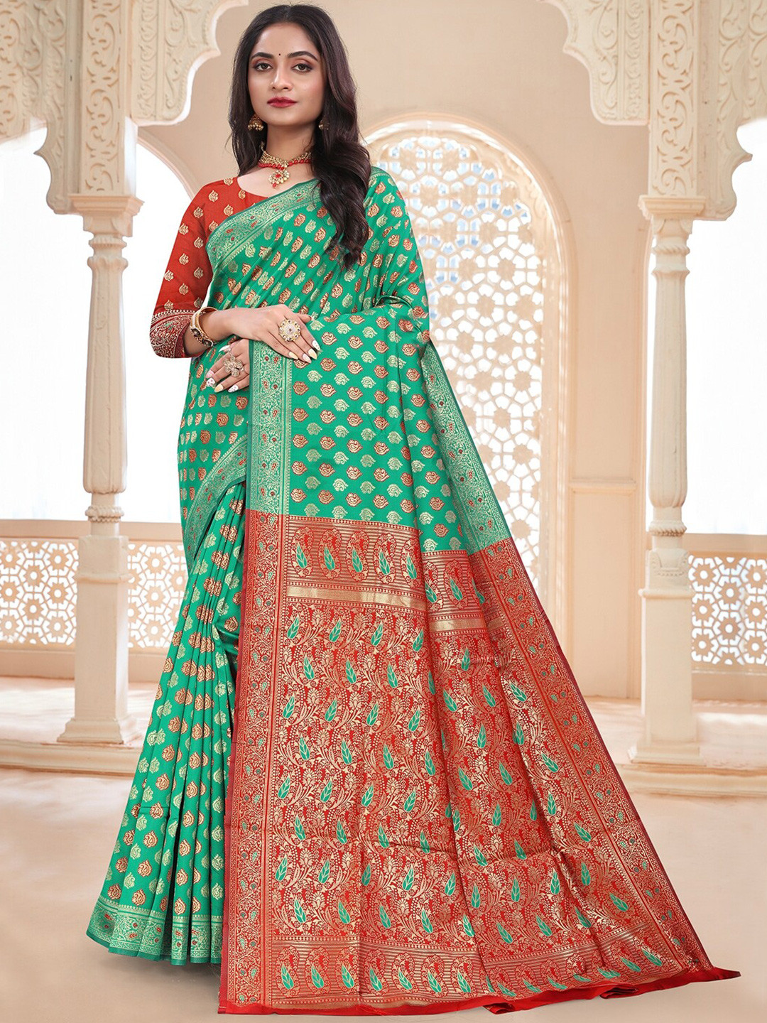 

Pisara Sea Green & Red Woven Design Zari Silk Cotton Saree