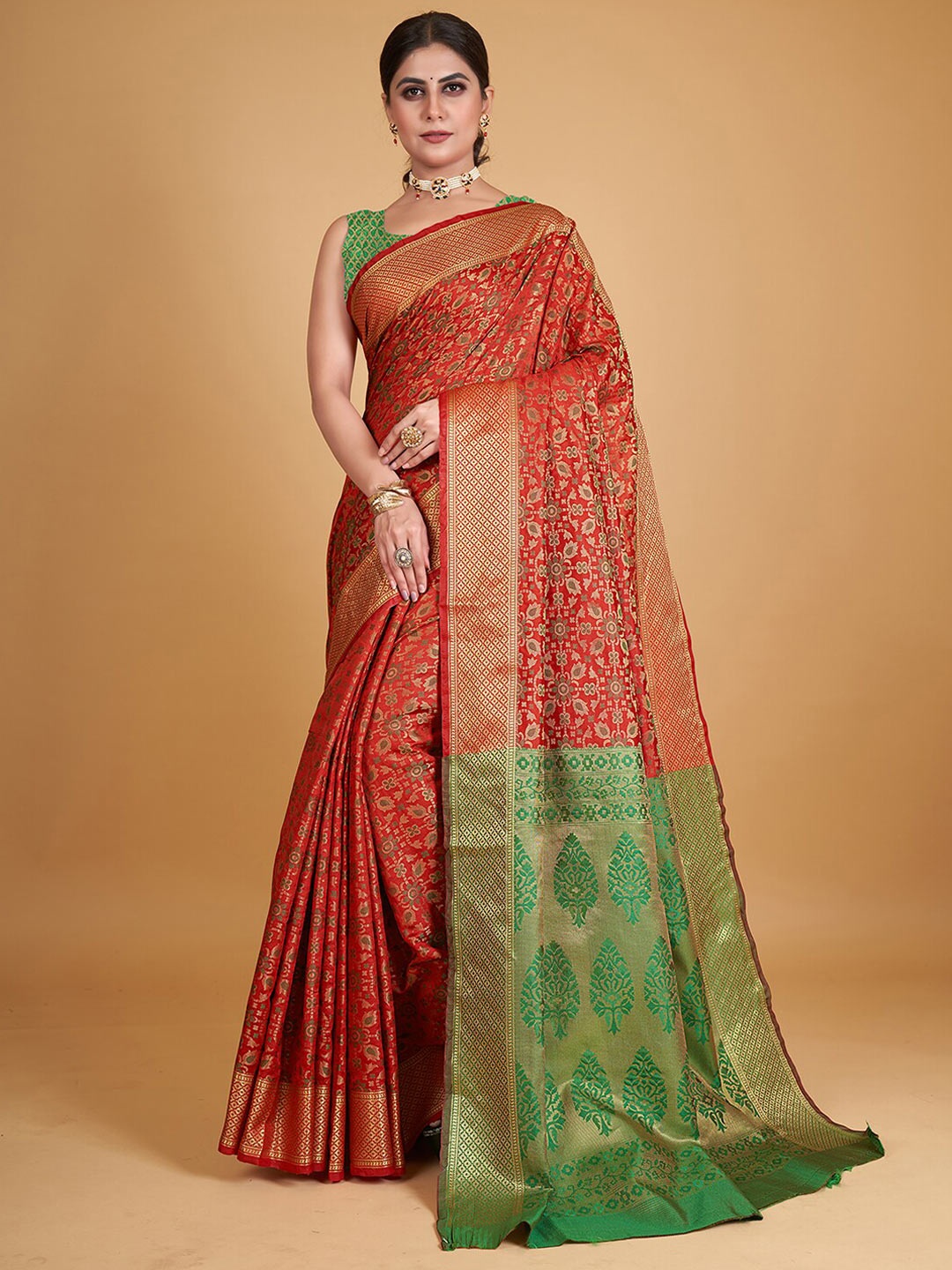 

Pisara Ethnic Motifs Woven Design Zari Silk Cotton Patola Saree, Red