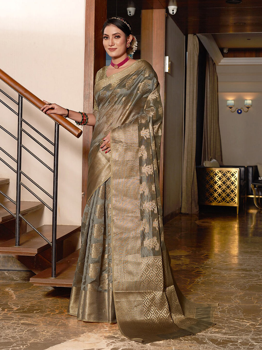 

Pisara Ethnic Motifs Woven Design Zari Organza Saree, Grey