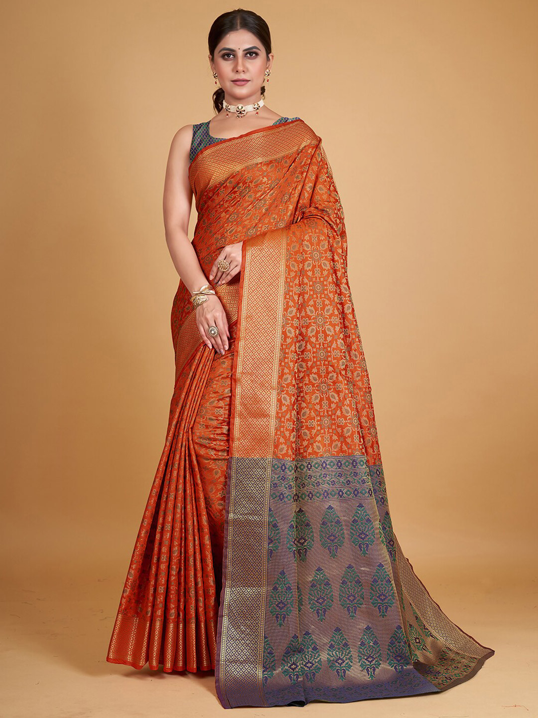 

Pisara Ethnic Motifs Woven Design Zari Silk Cotton Patola Saree, Red