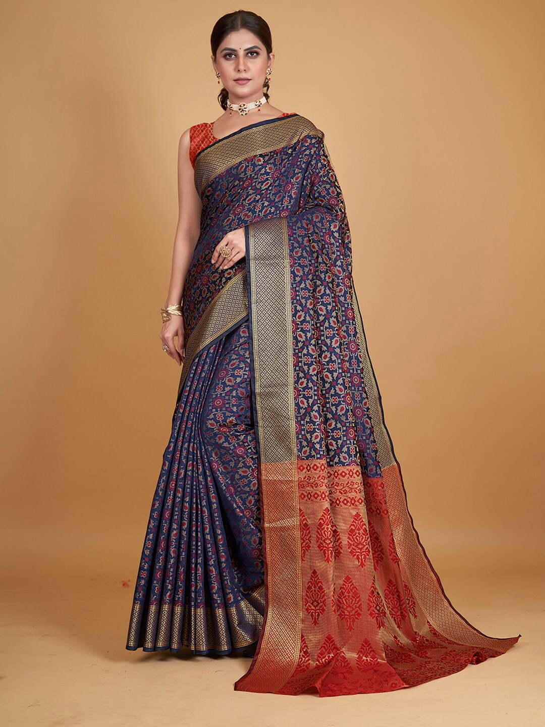 

Pisara Ethnic Motifs Woven Design Zari Silk Cotton Patola Saree, Navy blue