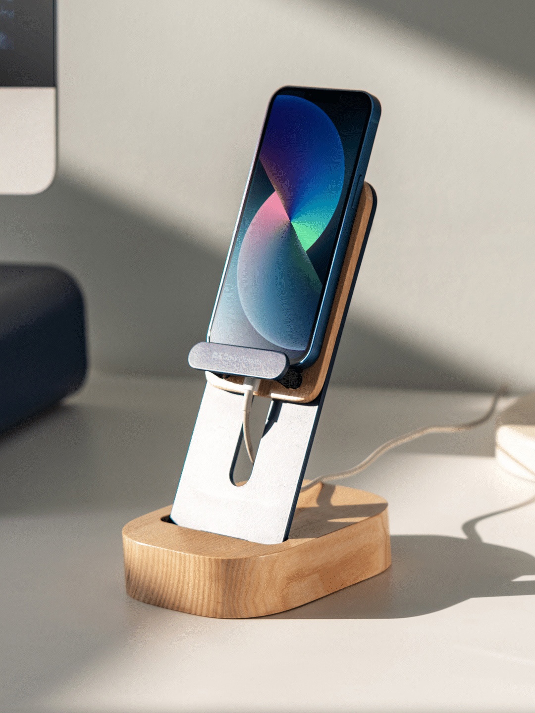 

DailyObjects Blue Mount Adjustable Phone Stand