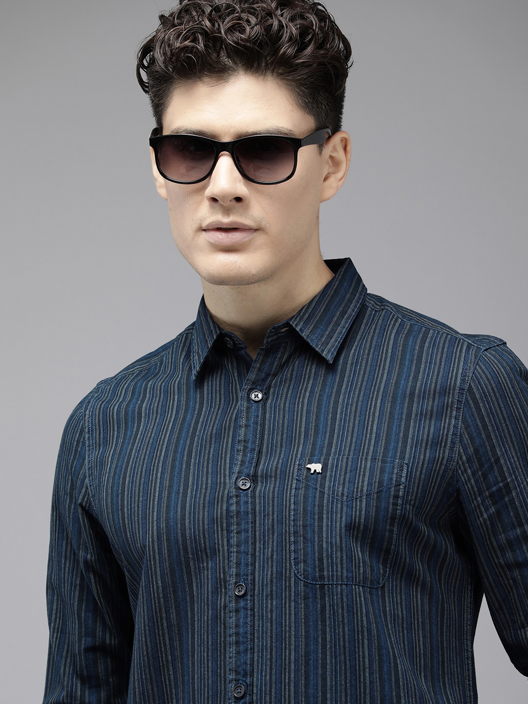 

THE BEAR HOUSE Men Slim Fit Pinstripes Opaque Casual Shirt, Navy blue