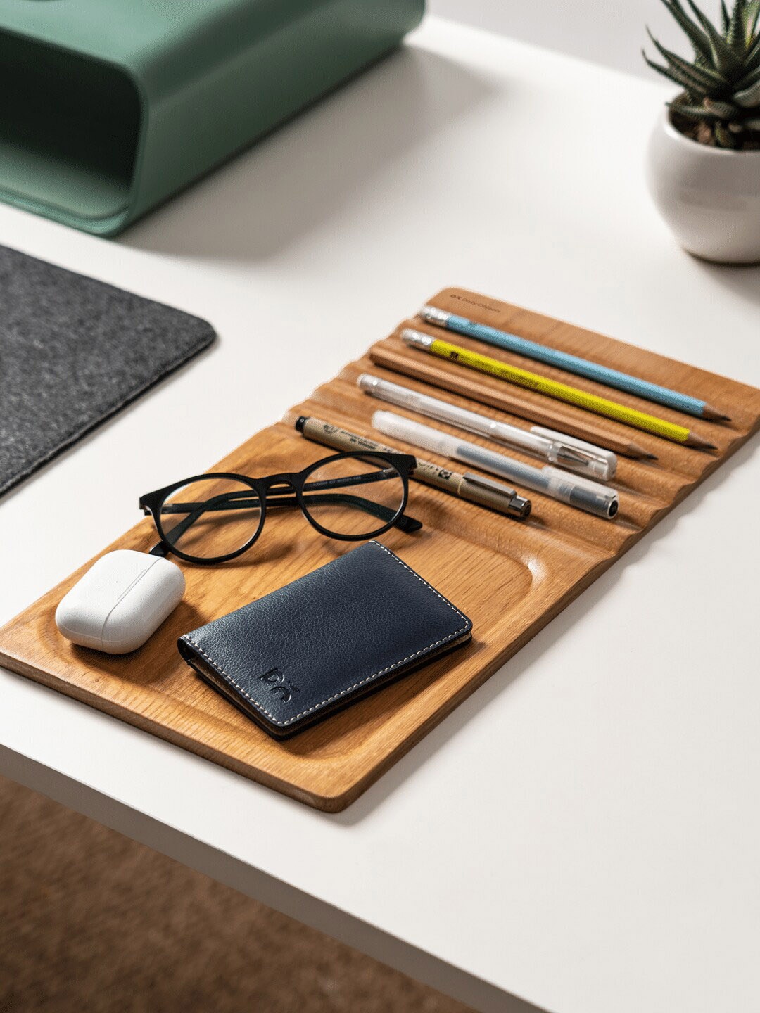 

DailyObjects Tan-Brown Striate Wooden Tray