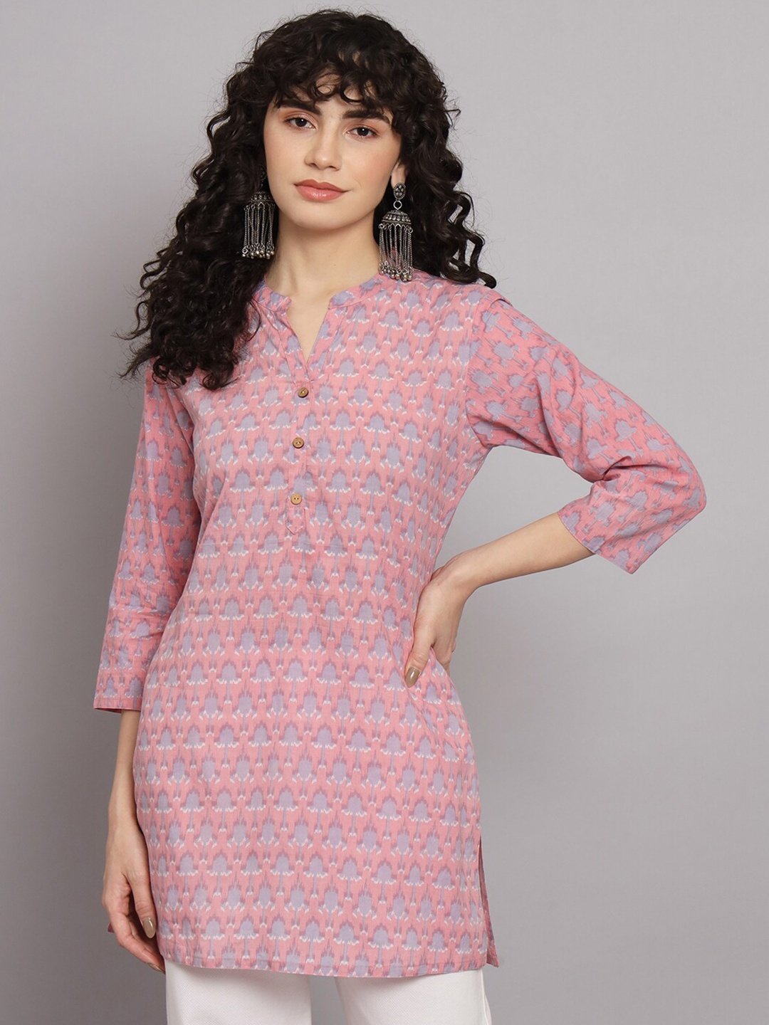 

Silai Bunai Pink Floral Printed Mandarin Collar Kurti