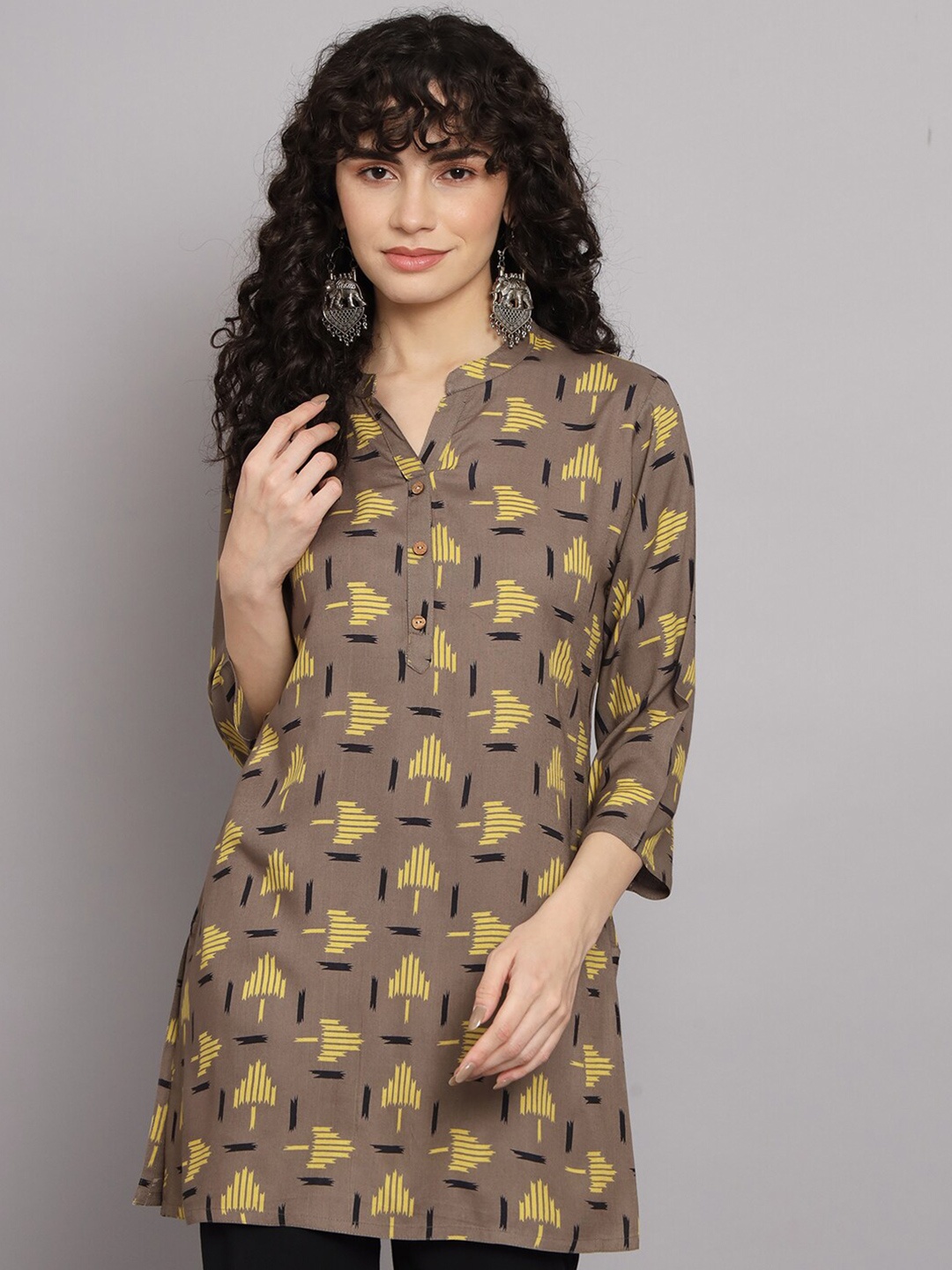 

Silai Bunai Brown & Yellow Geometric Printed Mandarin Collar Kurti