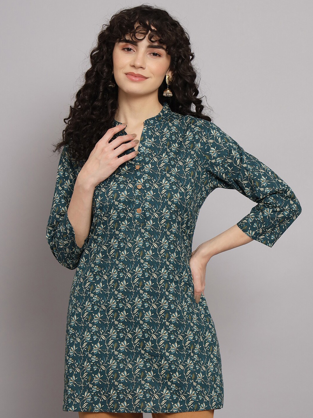 

Silai Bunai Green Floral Printed Kurti