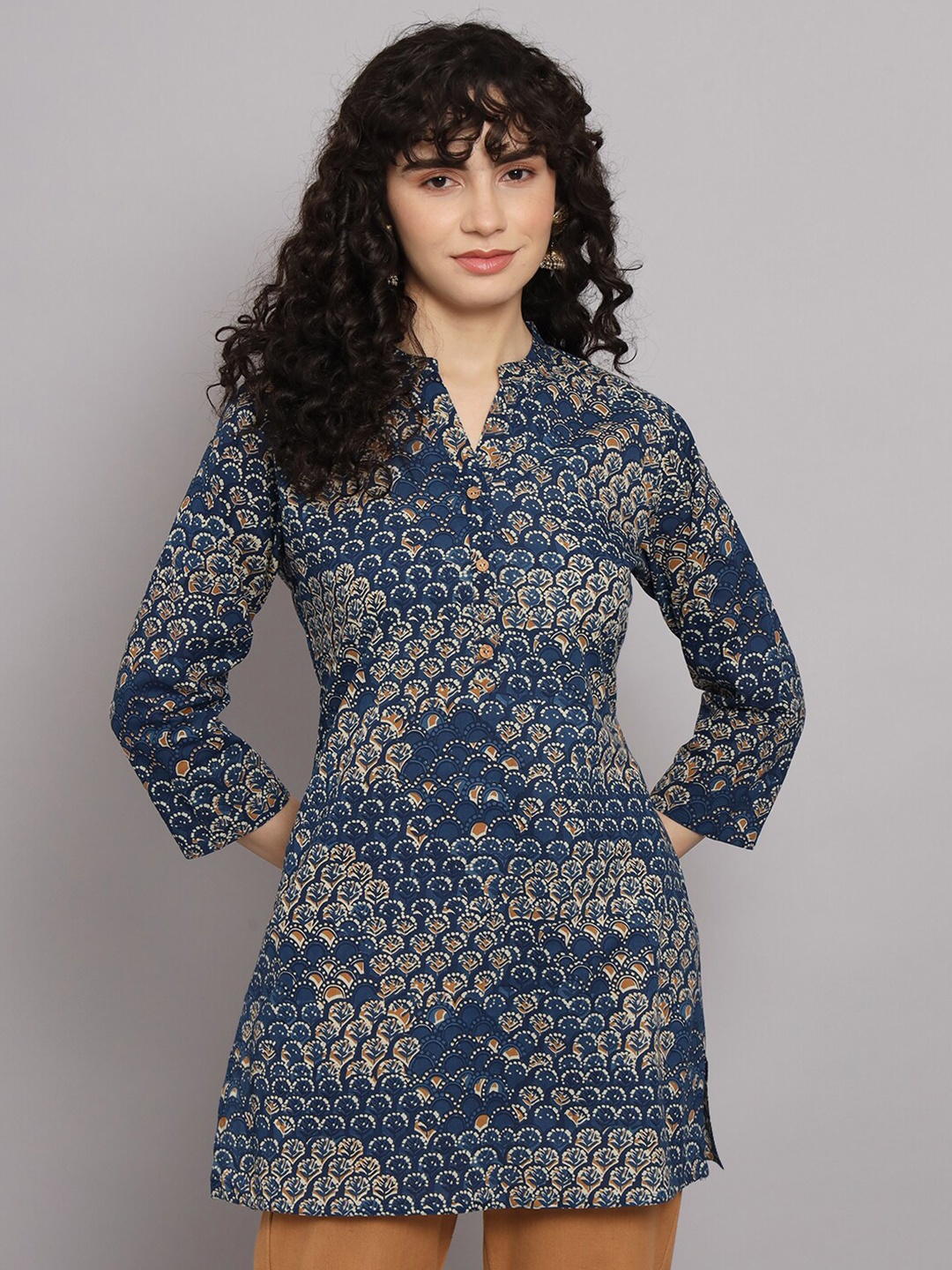 

Silai Bunai Blue & Orange Floral Printed Mandarin Collar Kurti