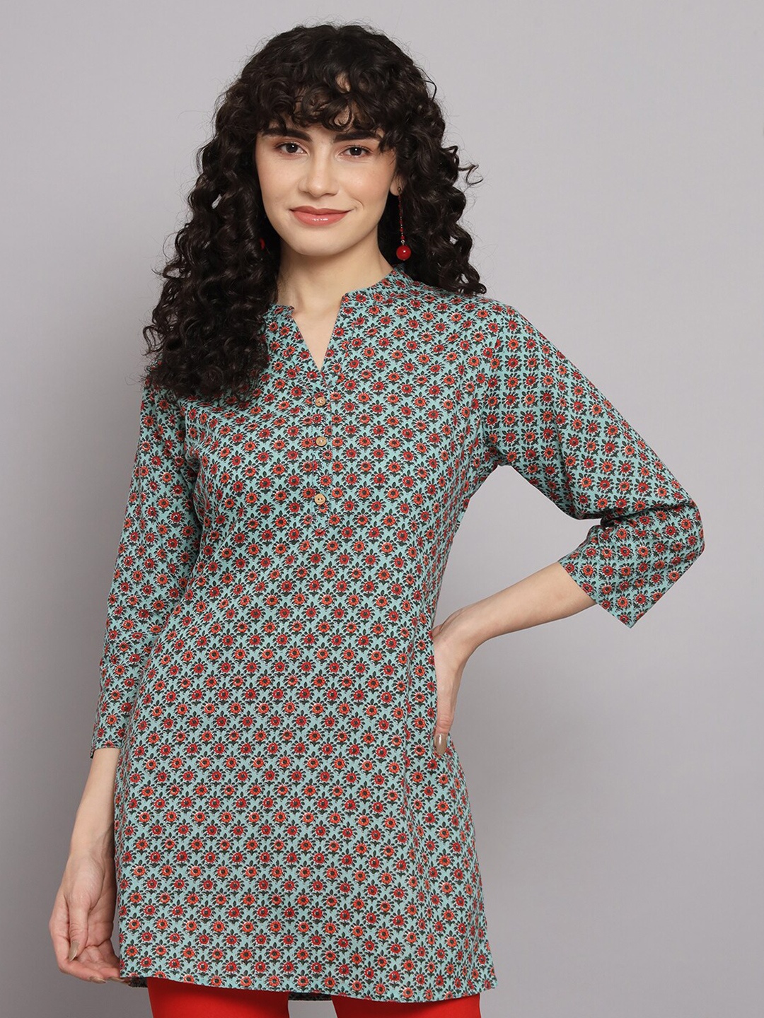 

Silai Bunai Green & Red Floral Printed Mandarin Collar Kurti