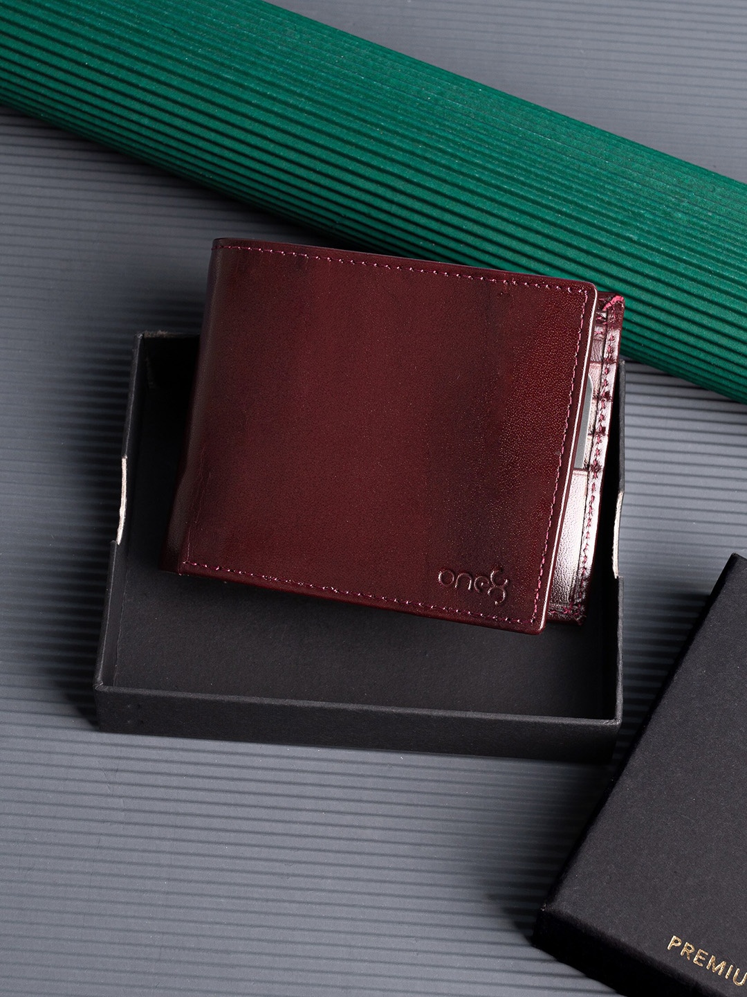 

One8 Men Leather Two Fold Wallet, Maroon