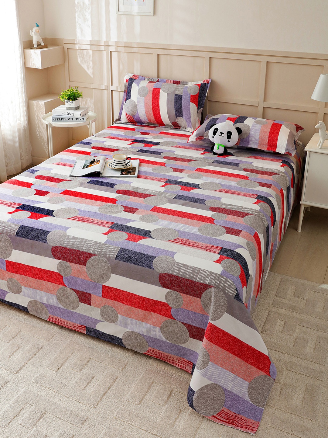 

Story@home Arena Grey & Red Printed 180 TC Queen Bedsheet & 2 Pillow Covers