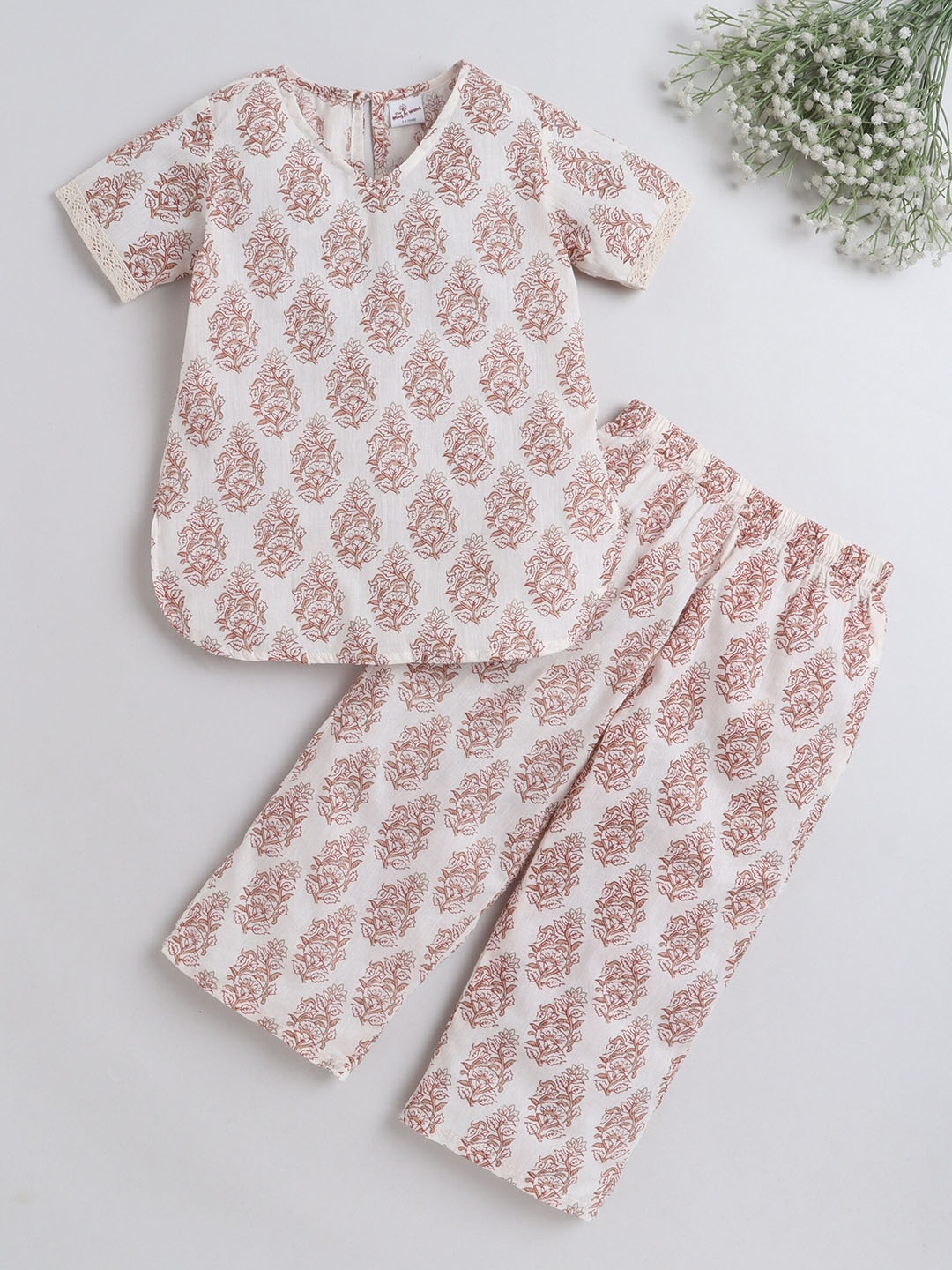 

The Magic Wand Girls Ethnic Motifs Printed Pure Cotton Night Suit, Cream