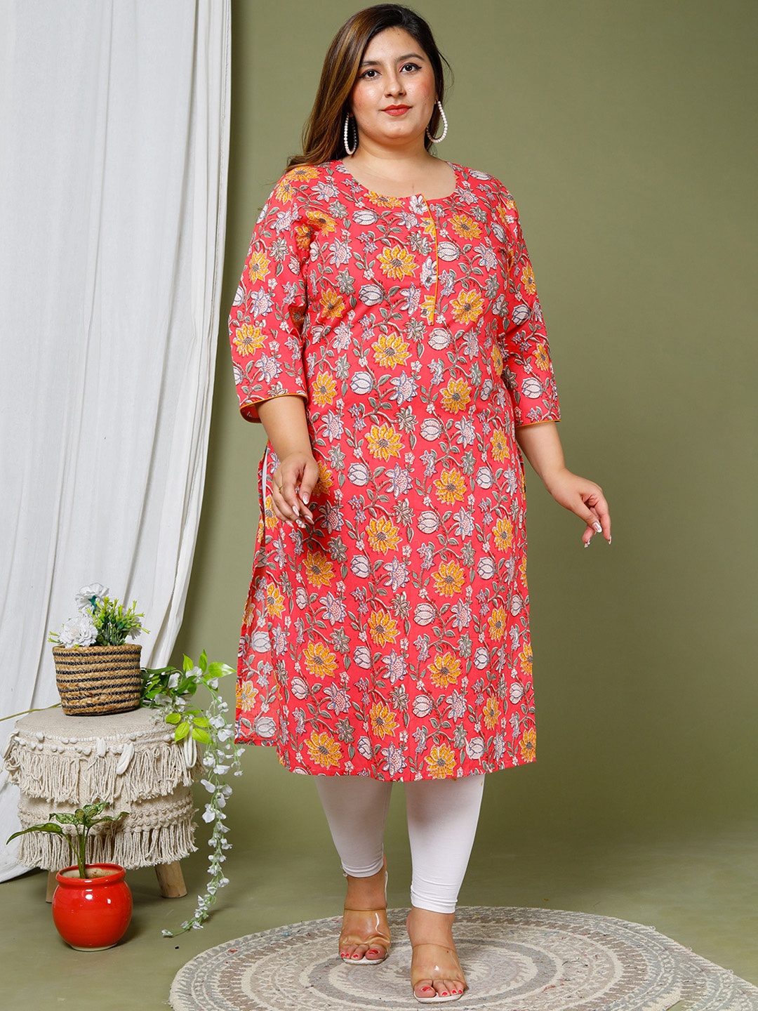 

Swasti Floral Printed Pure Cotton Kurta, Red