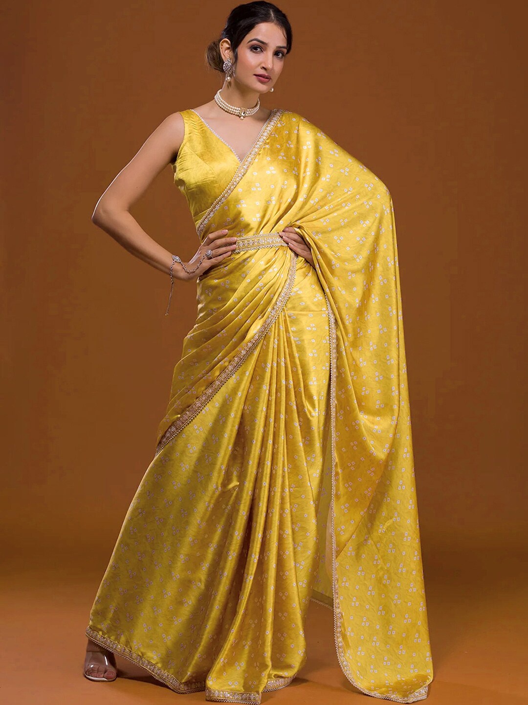 

Satrani Yellow & White Bandhani Printed Belted Bandhani Saree