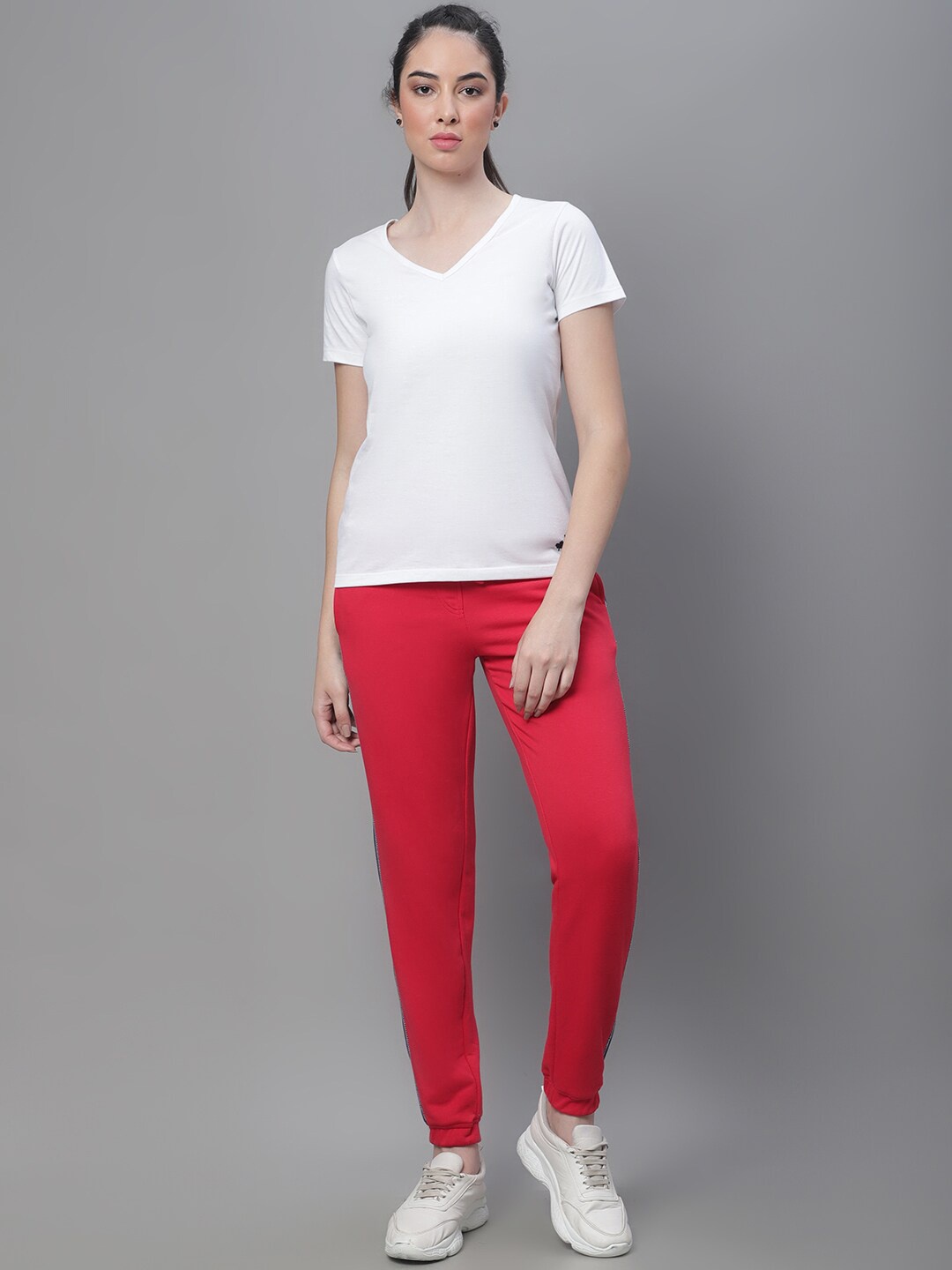 

Rute Women Cotton Sports T-shirt with Joggers, Red