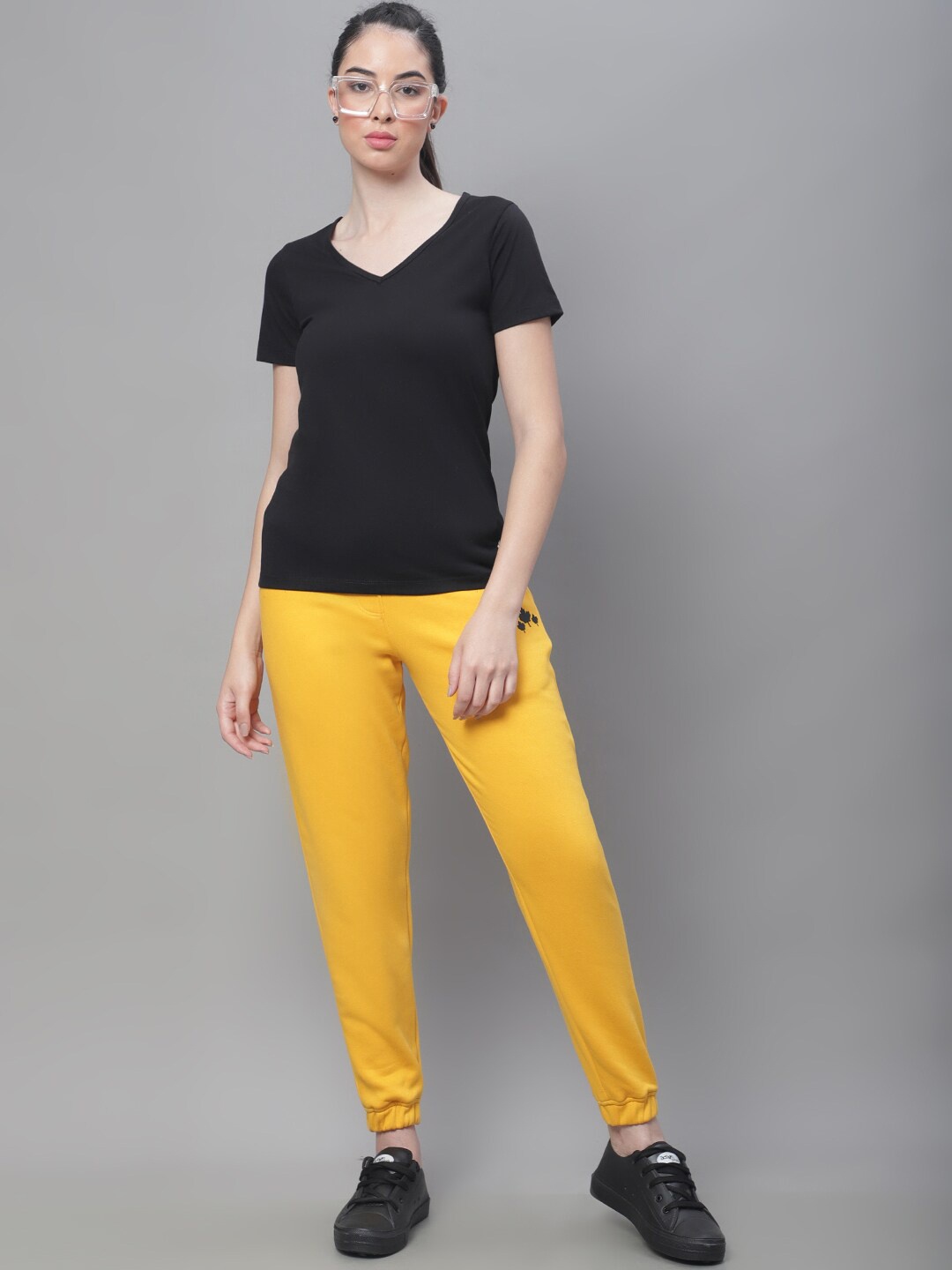 

Rute Women Cotton Sports T-shirt with Joggers, Black