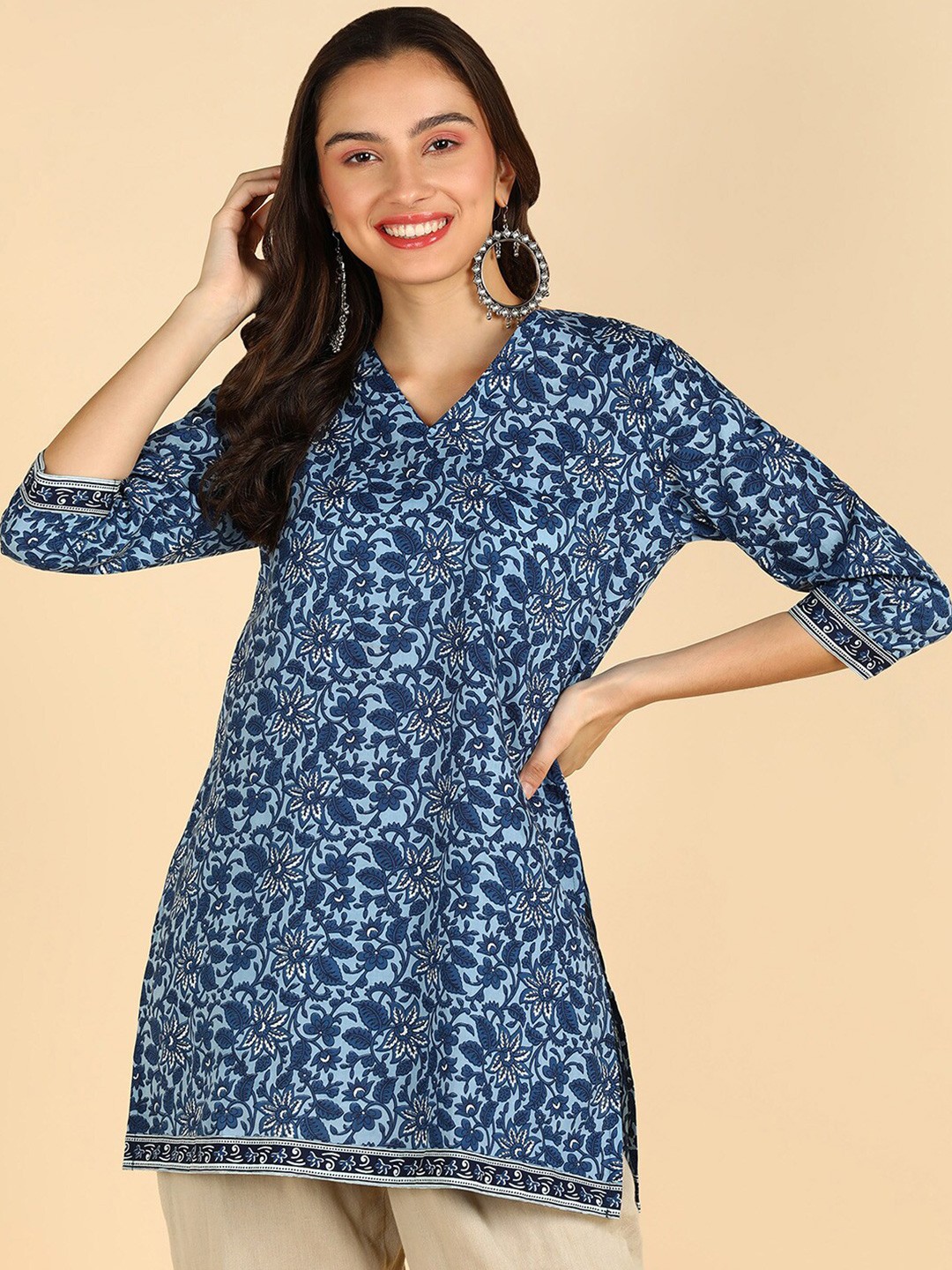 

ZNX Clothing Floral Printed V-Neck Pure Cotton Kurti, Blue