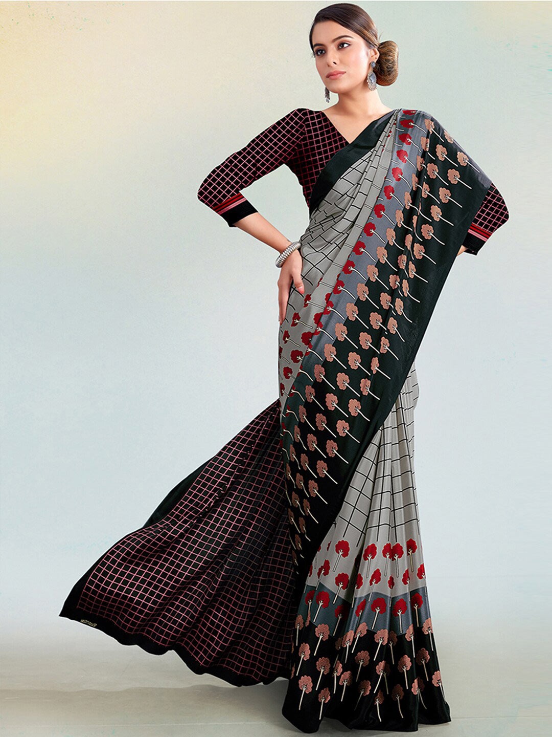 

Satrani Checked Silk Blend Saree, Grey