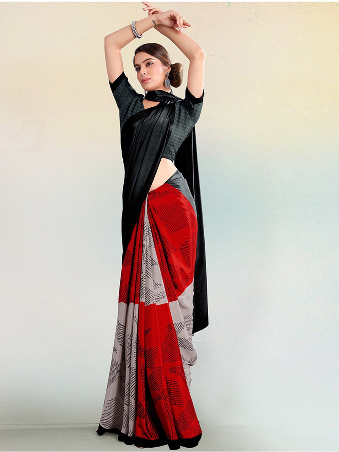 

Satrani Black & Red Abstract Printed Saree