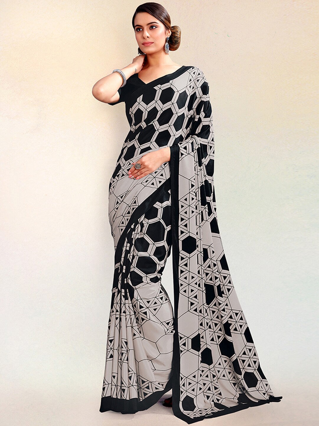 

Satrani Black & Grey Geometric Printed Saree