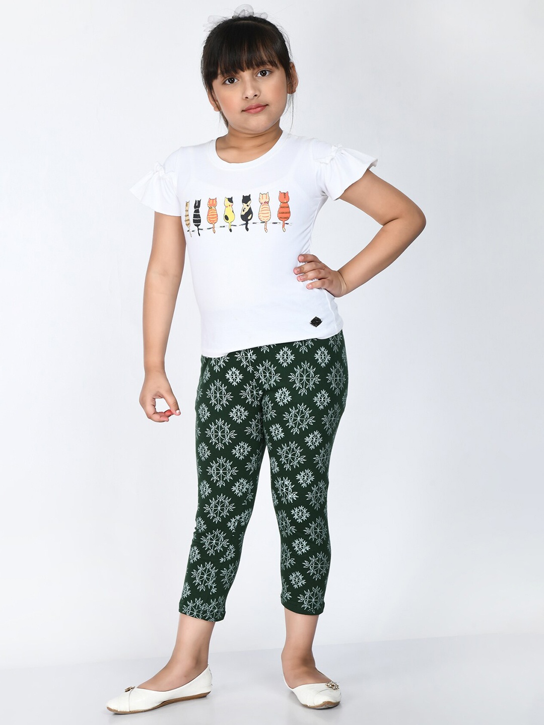 

IndiWeaves Girls Pack Of 4 Printed Pure Cotton Capris, Green