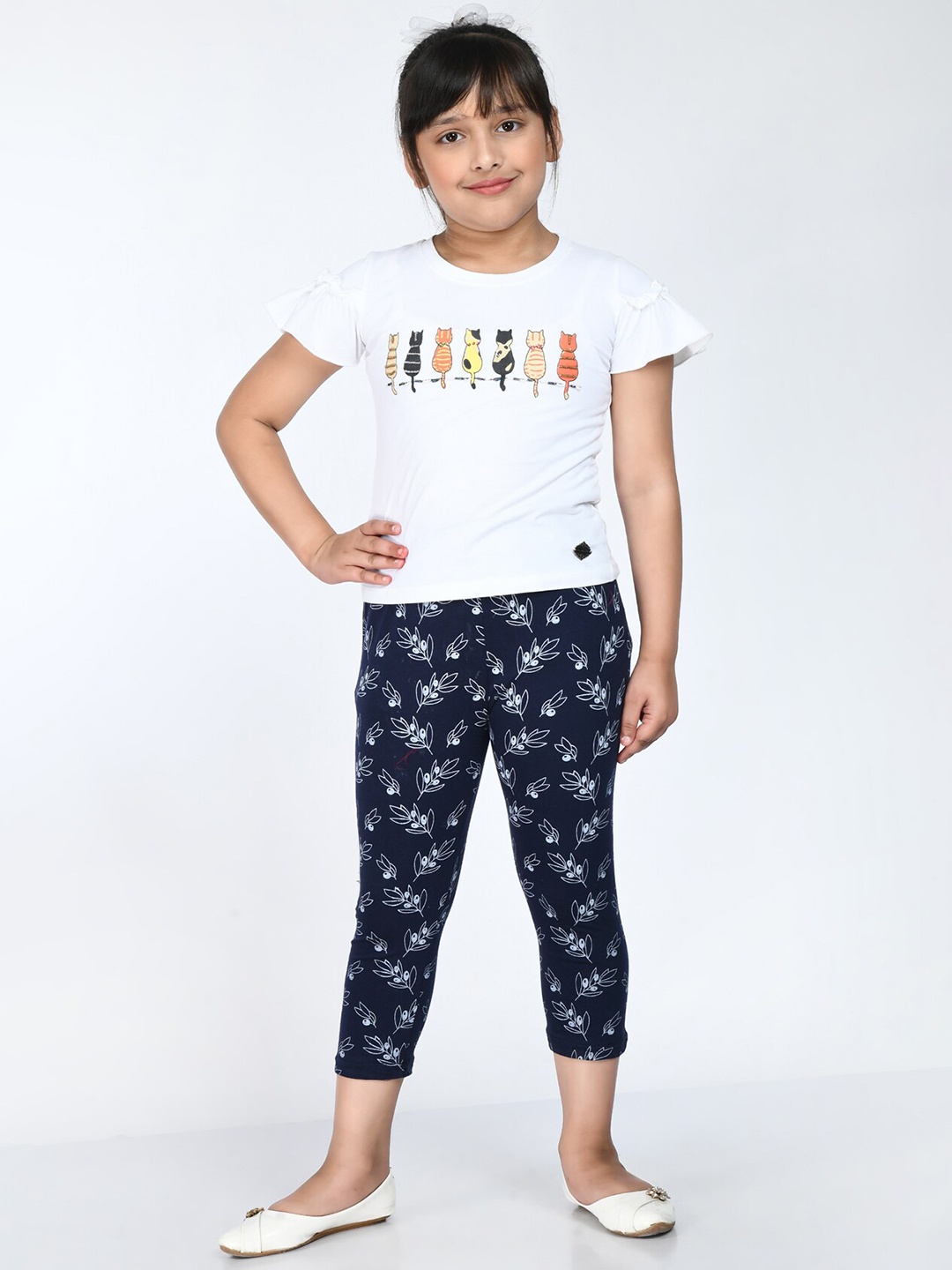 

IndiWeaves Girls Pack Of 4 Printed Pure Cotton Capris, Navy blue